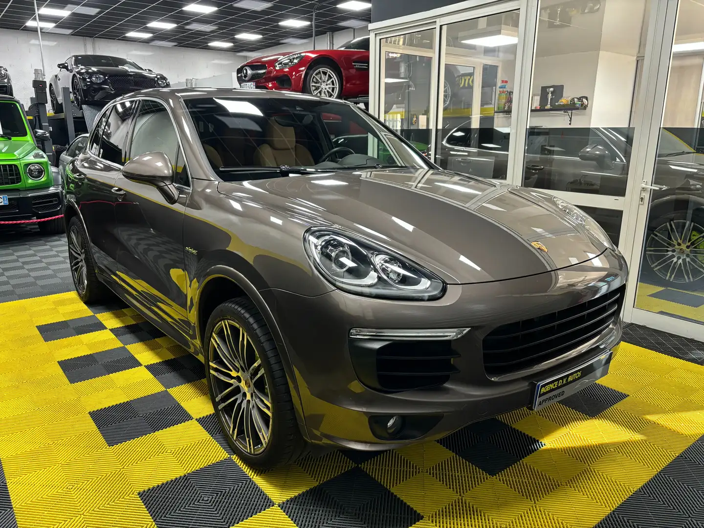 Porsche Cayenne 3.0 V6 416 ch S Platinium Edition E-Hybrid Brun - 1