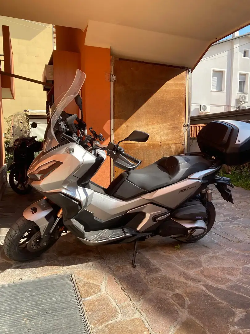 Honda ADV 350 Grijs - 1
