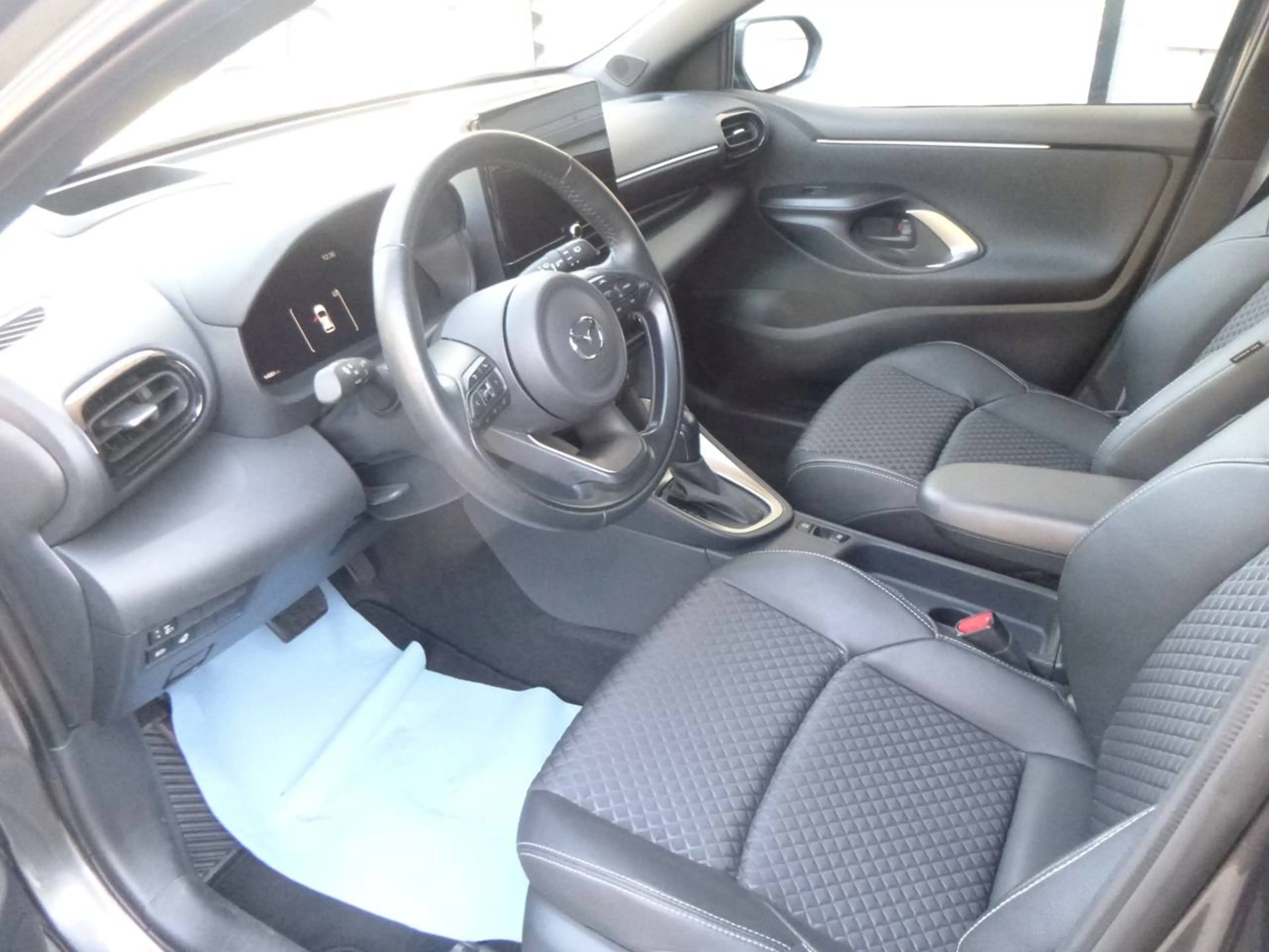 Mazda 2 2 Hybrid Hybrid 1.5 VVT-i 116 CVT HOMURA PLUS — photo 4