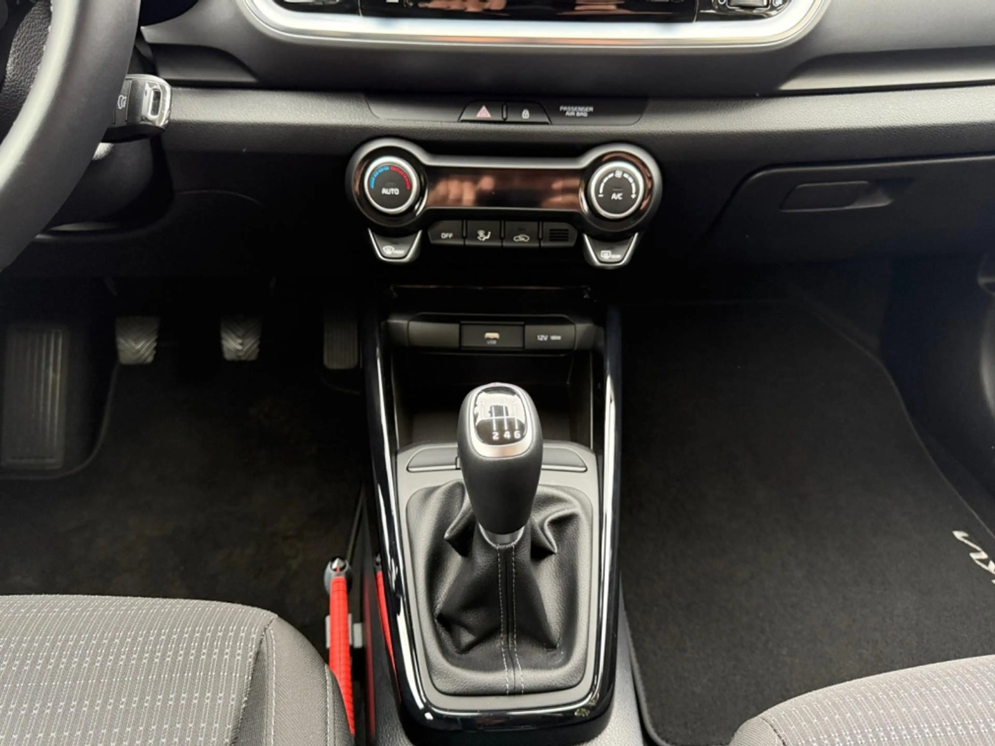 Kia Stonic 1.0 T-GDi MHEV DynamicLine I Navi I Camera I Clima — photo 9