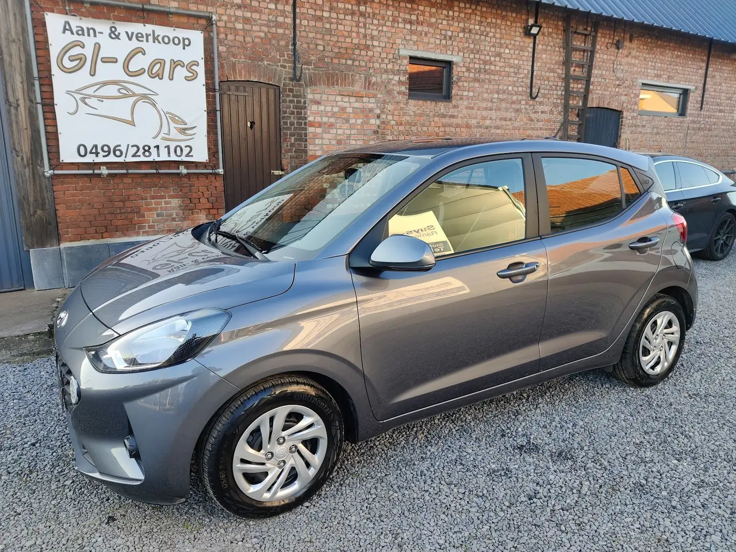 Hyundai i10 1.0i Twist Techno Pack Gris - 1