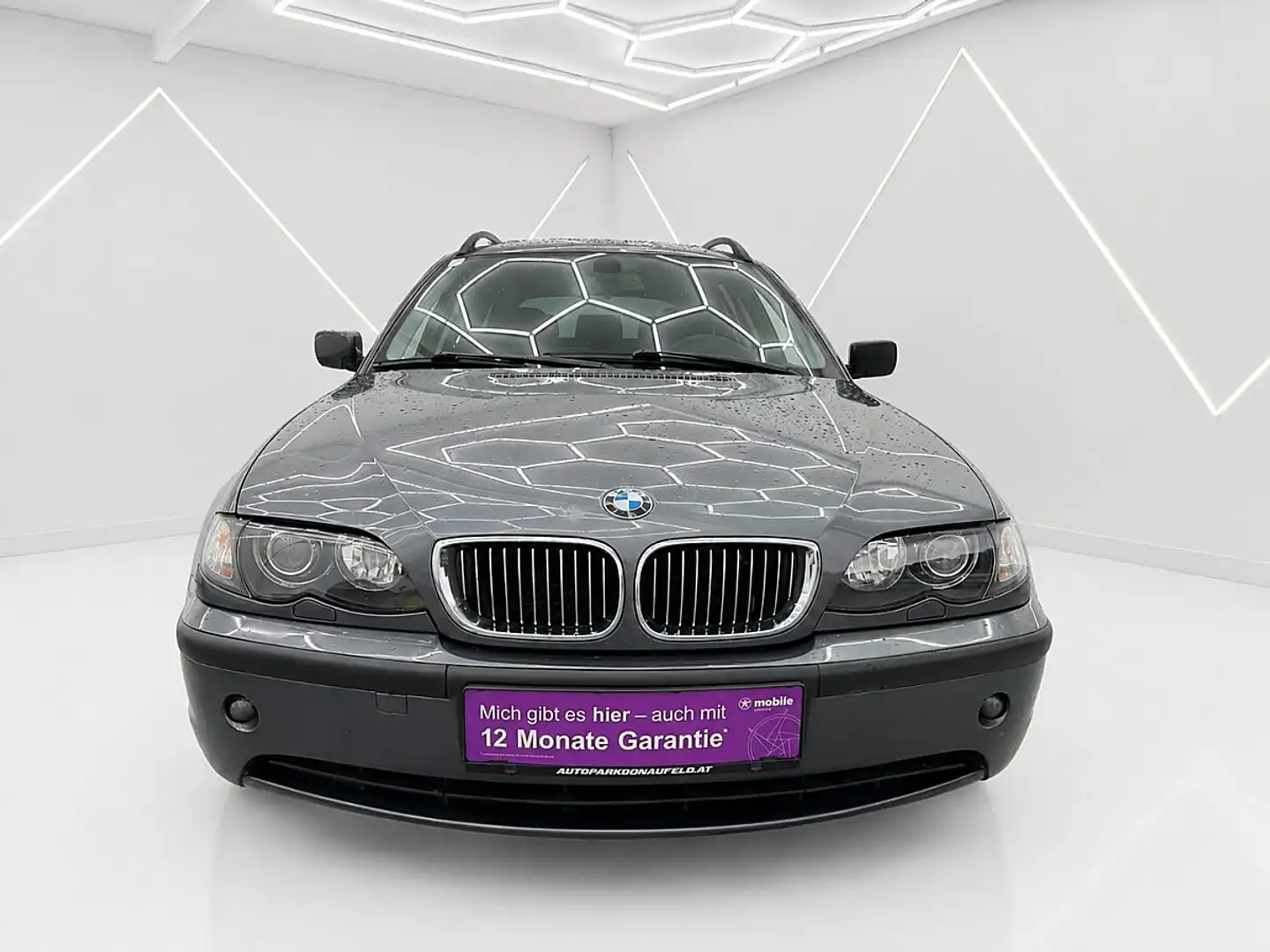 BMW 330 d touring Österreich-Paket Aut. Schwarz - 2