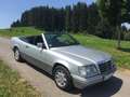 Mercedes-Benz E 220 ClassicData 2+, top Zust., Historie, Scheckheft Silber - thumbnail 1