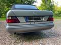 Mercedes-Benz E 220 ClassicData 2+, top Zust., Historie, Scheckheft Silber - thumbnail 11