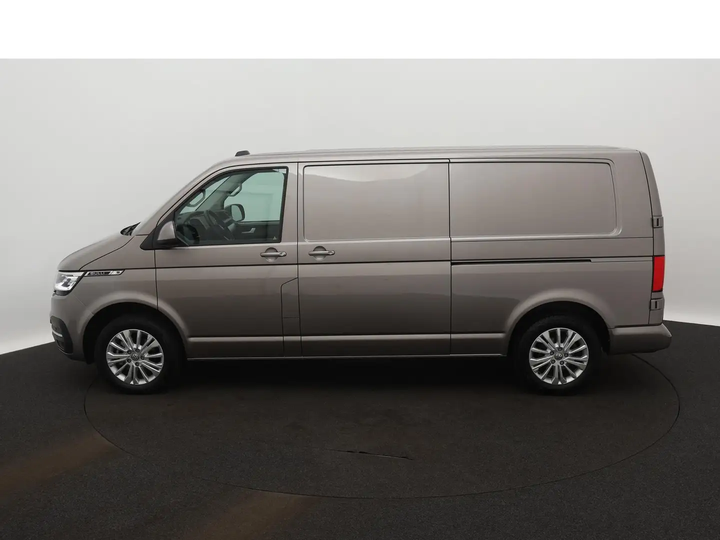 Volkswagen T6.1 Transporter 2.0 TDI L2H1 Bulli | Automaat | Schuifdeur links e bež - 2