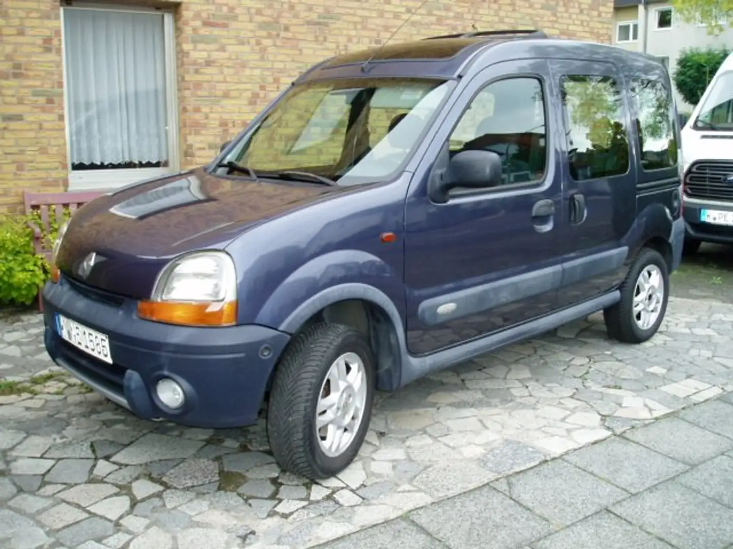 Renault Kangoo Kangoo  5-Türer 4x4 1.6 16V Privilege Violett - 1