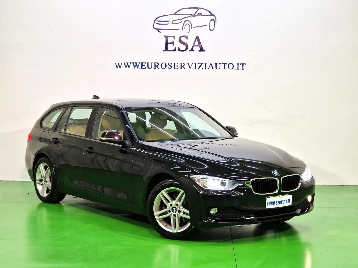 BMW 320 XDRIVE Serie 3 F31  320d Touring Schwarz - 1