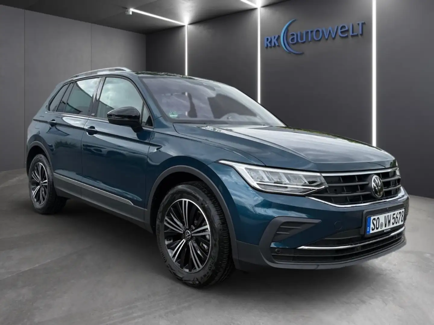 Volkswagen Tiguan ACTIVE 2,0 l TDI AHK-klappbar Navi 360 Kamera Blau - 2
