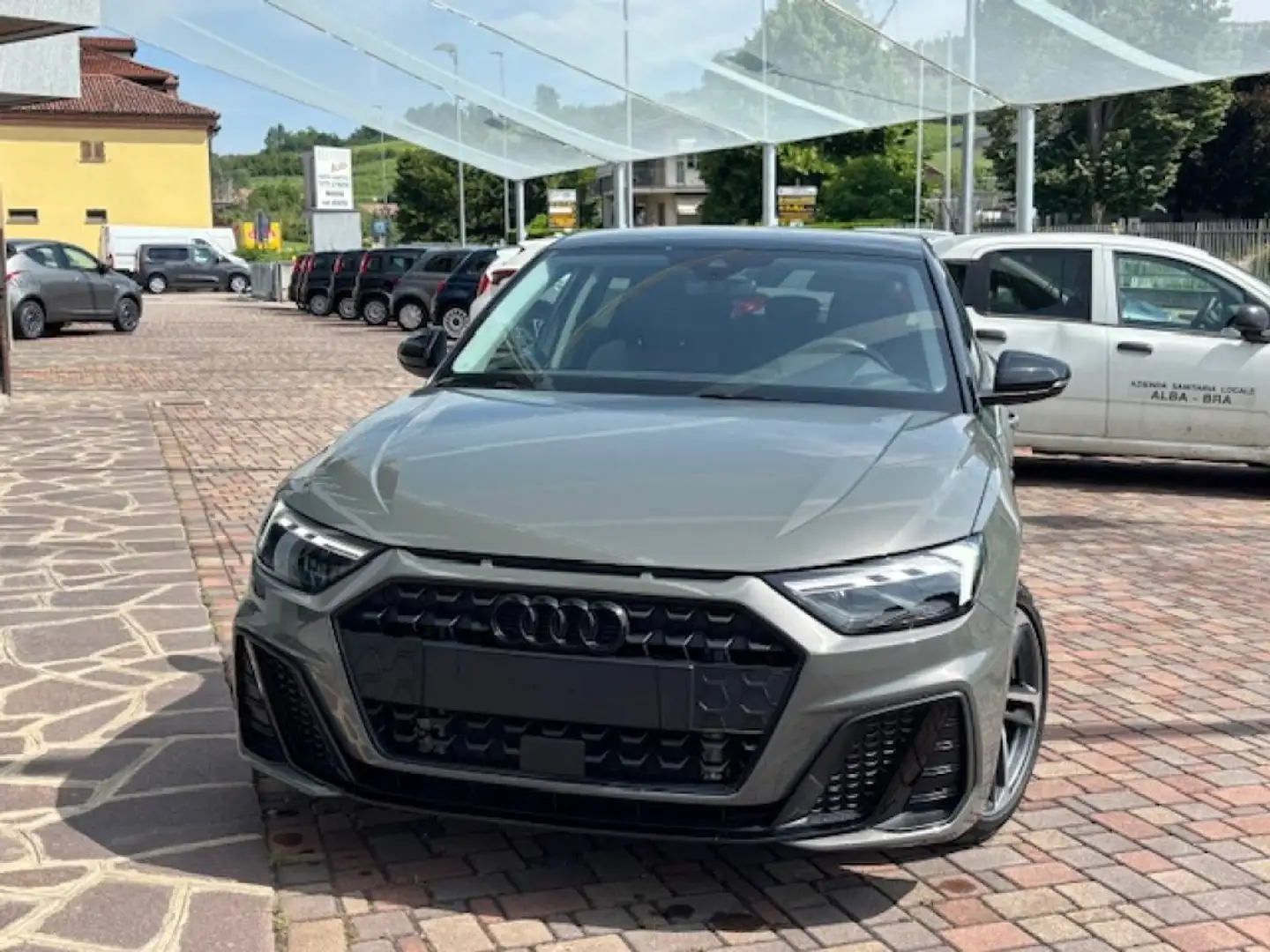 Audi A1 SPB 30 TFSI Identity Black Grau - 2