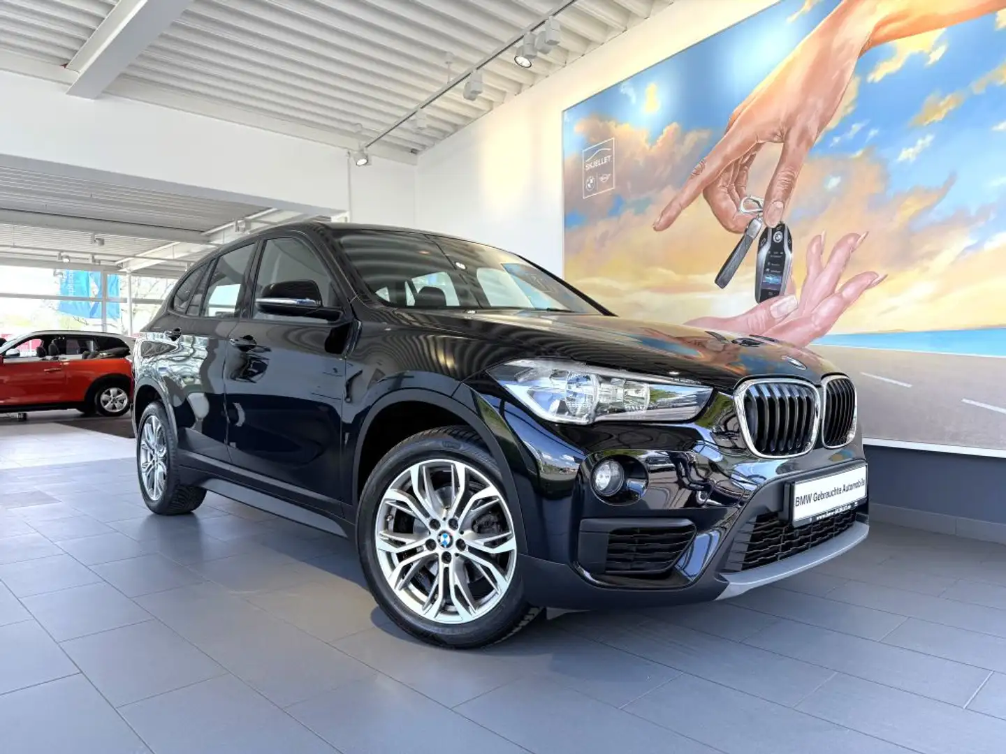 BMW X1 sDrive18i SITZH+PDC+Speed-Limit-Info+18* LMF Noir - 2