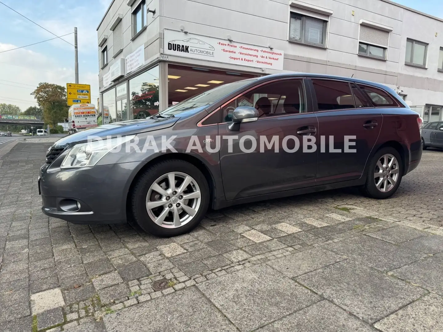 Toyota Avensis Kombi Sol / AUTOM./ KLIMAUTAM. / 2.HAND Grau - 2