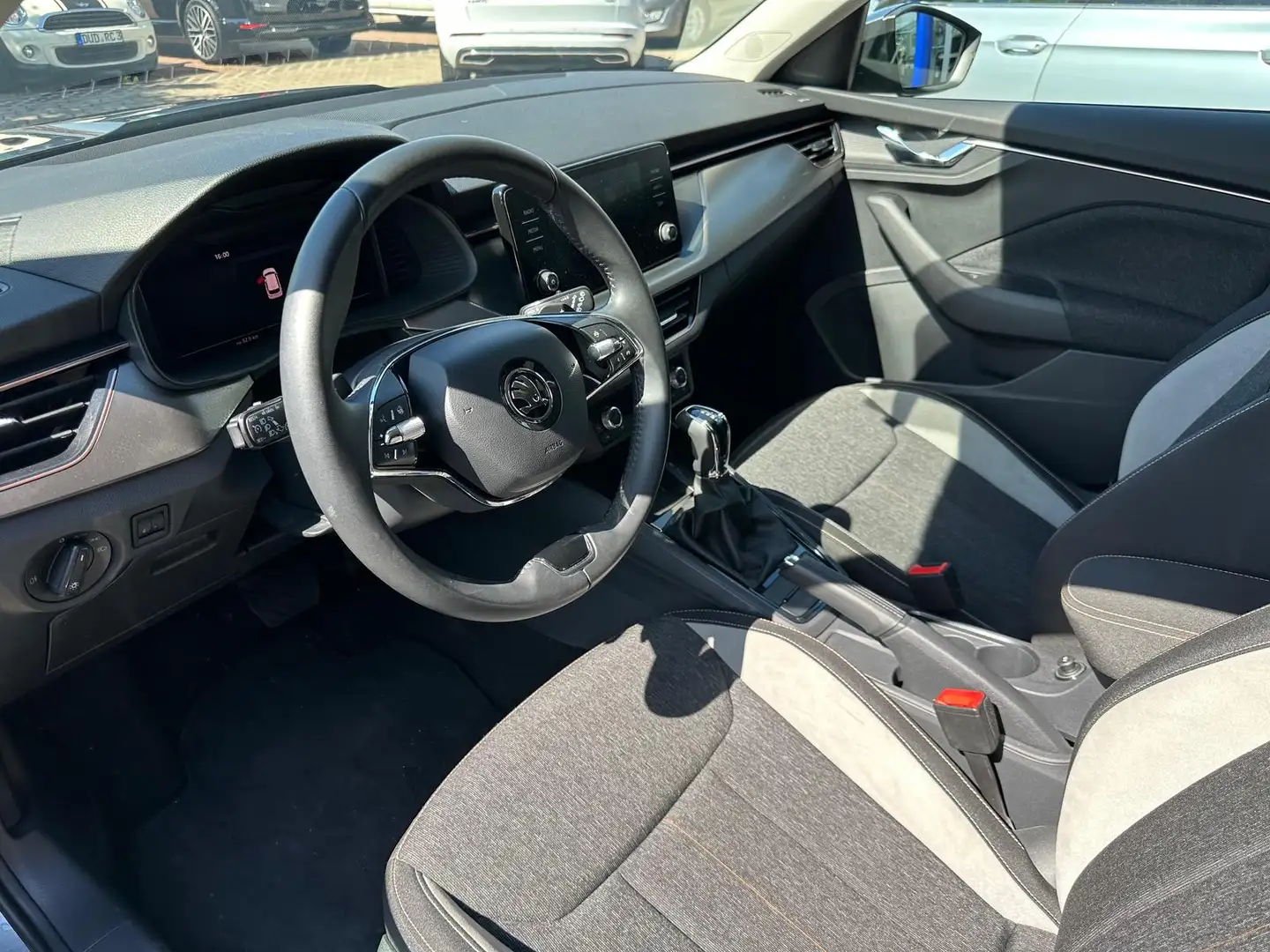 Skoda Kamiq 1.0 DSG Style *App *el.Hk *AHK *PDC+Kam. Grijs - 2