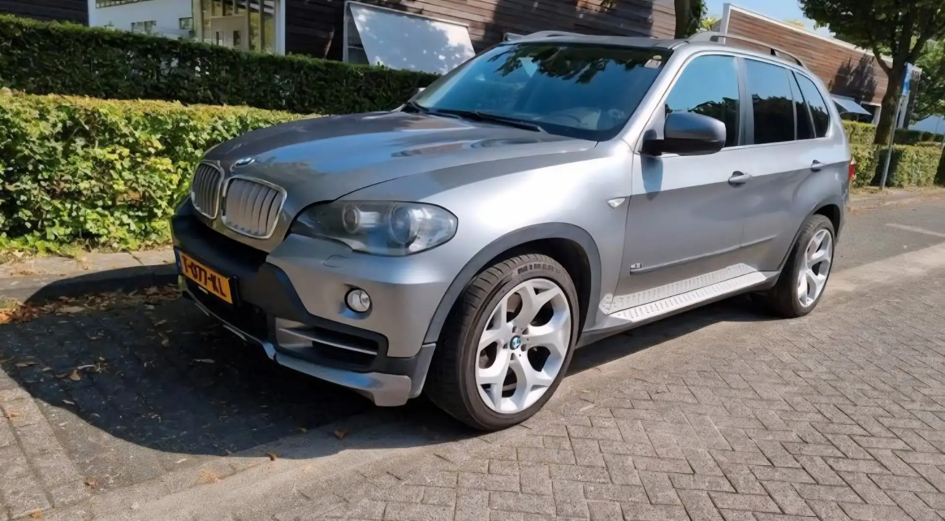 BMW X5 4.8i Gri - 1