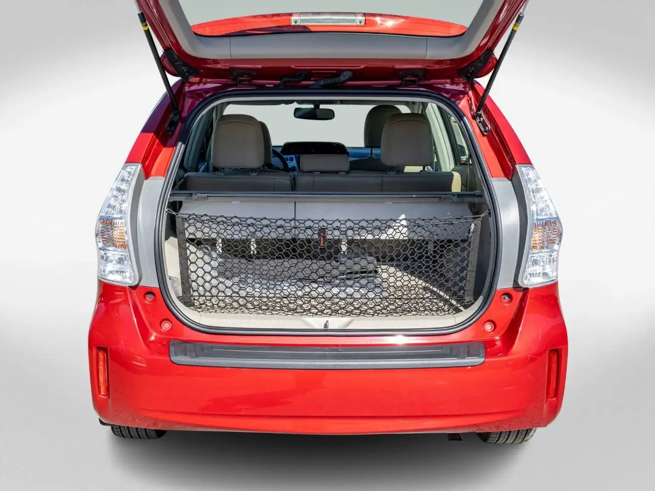 Toyota Prius v снимка Toyota Prius v