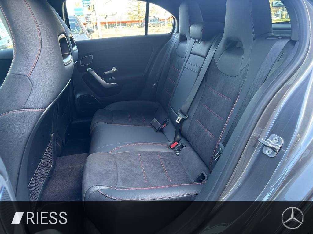 Mercedes-Benz A 220