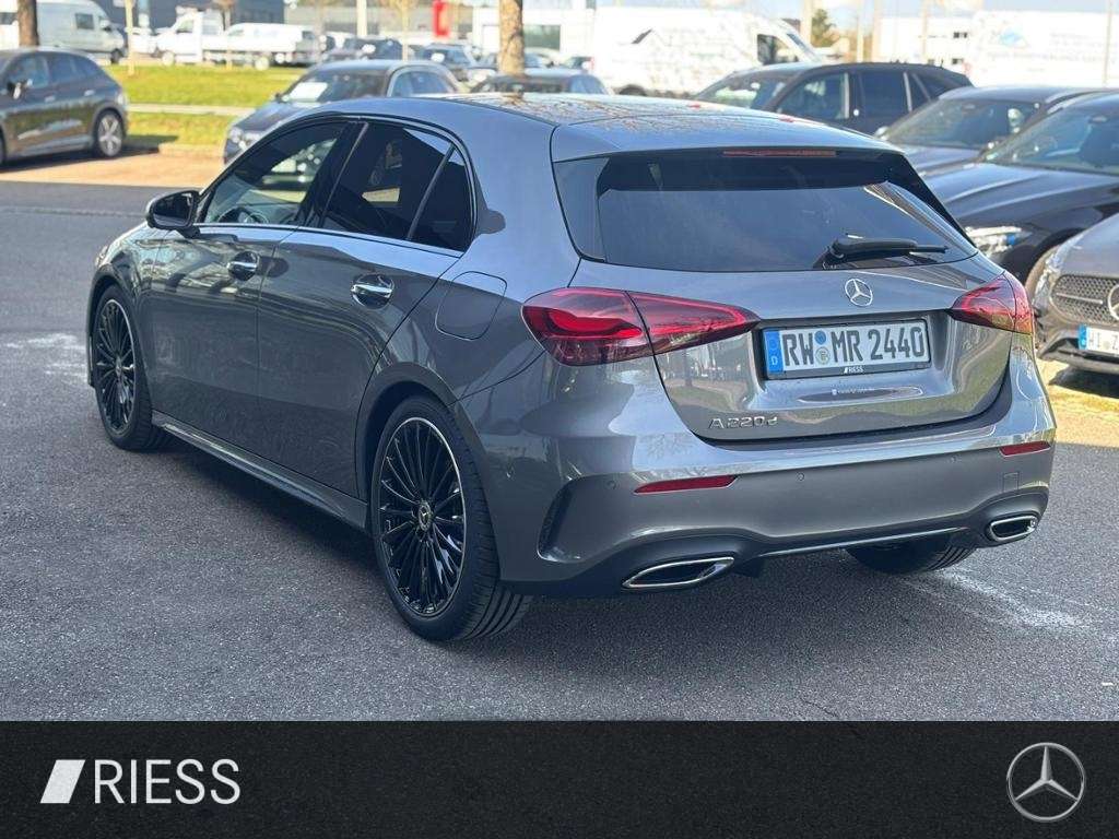 Mercedes-Benz A 220