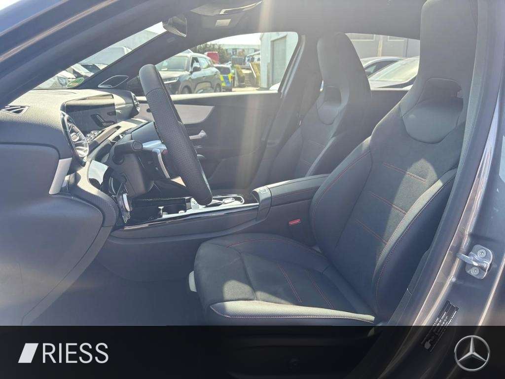 Mercedes-Benz A 220