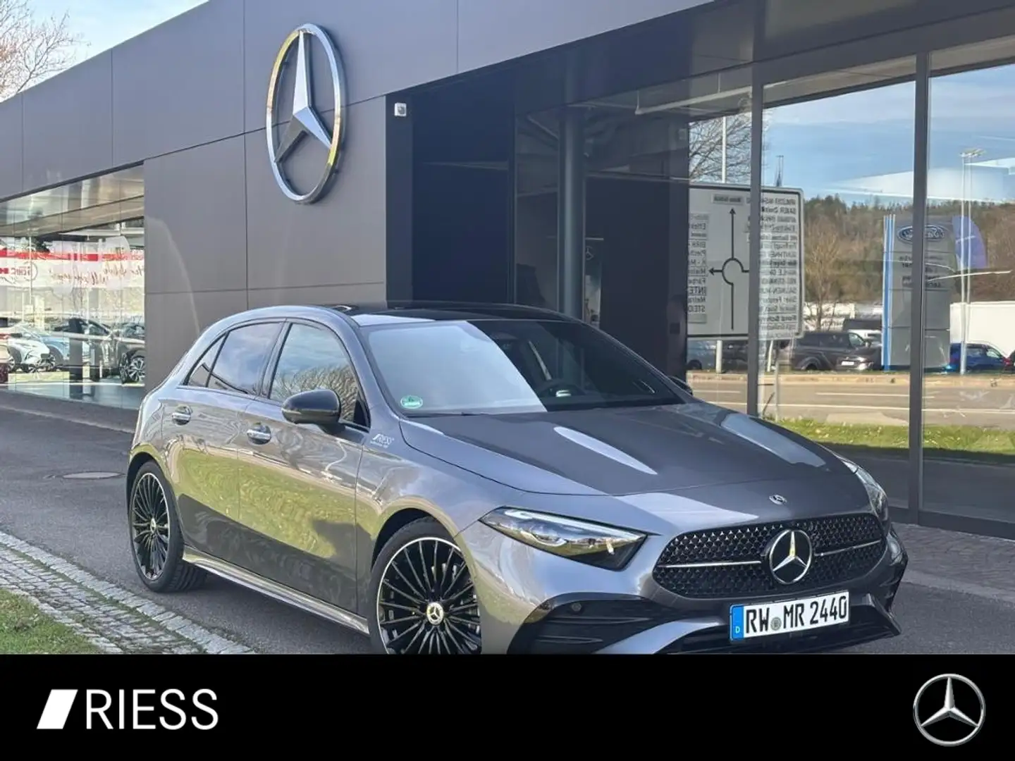 Mercedes-Benz A 220 d AMG+AHK+PANO+MULTIBEAM+360°+DISTRONIC Grijs - 1