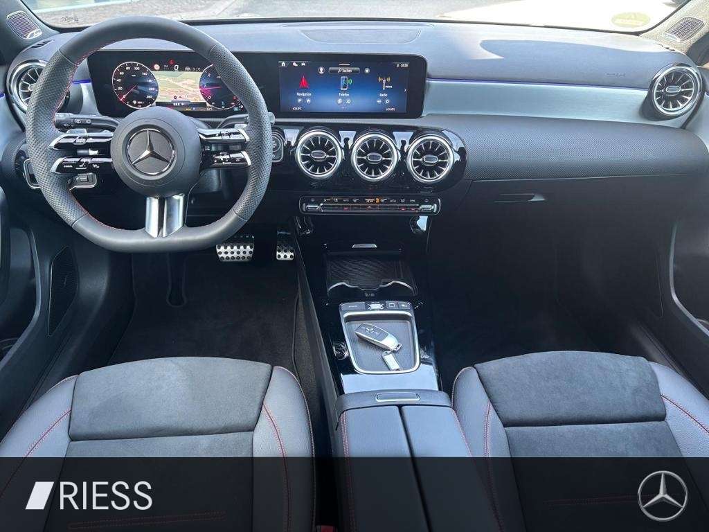 Mercedes-Benz A 220