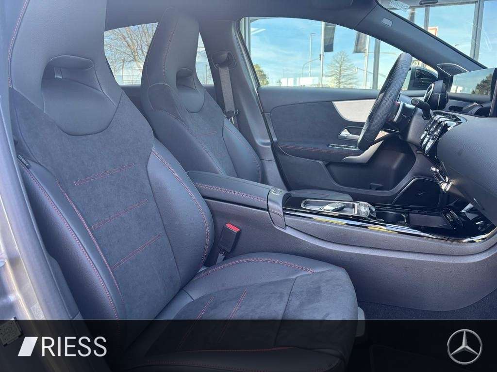 Mercedes-Benz A 220