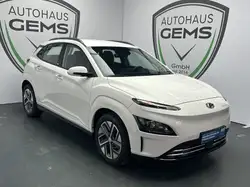 Hyundai KONA Select dig.Cockpit ACC R.Cam Spurassist SHZ — фото 1