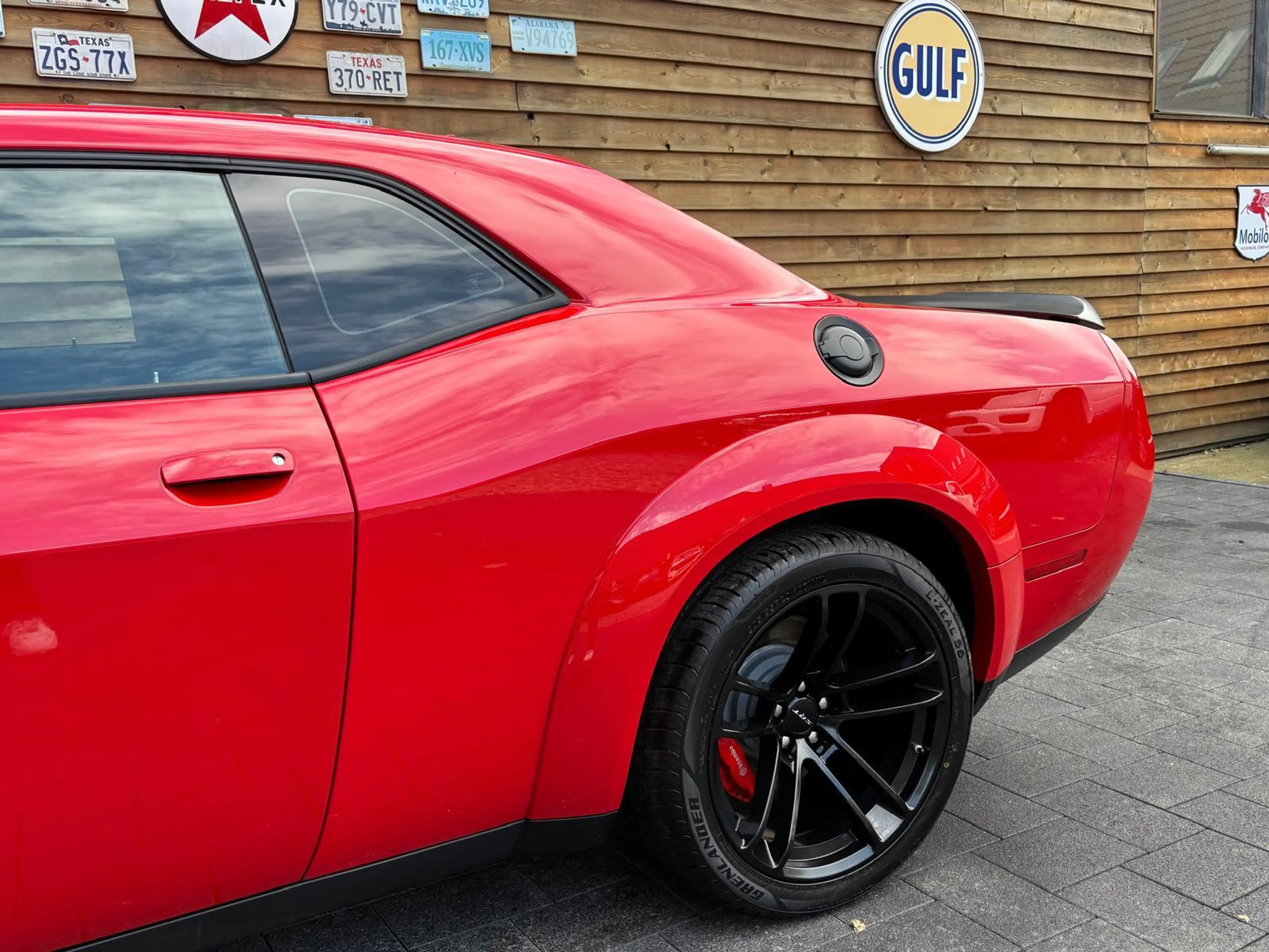 Dodge Challenger 5,7L V8 Widebody Brembo Performance — photo 10