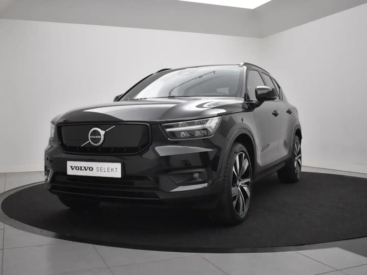 Volvo XC40 RECHARGE P8 AWD INTRO EDITION SCHUIFDAK 20INCH 360 Schwarz - 2