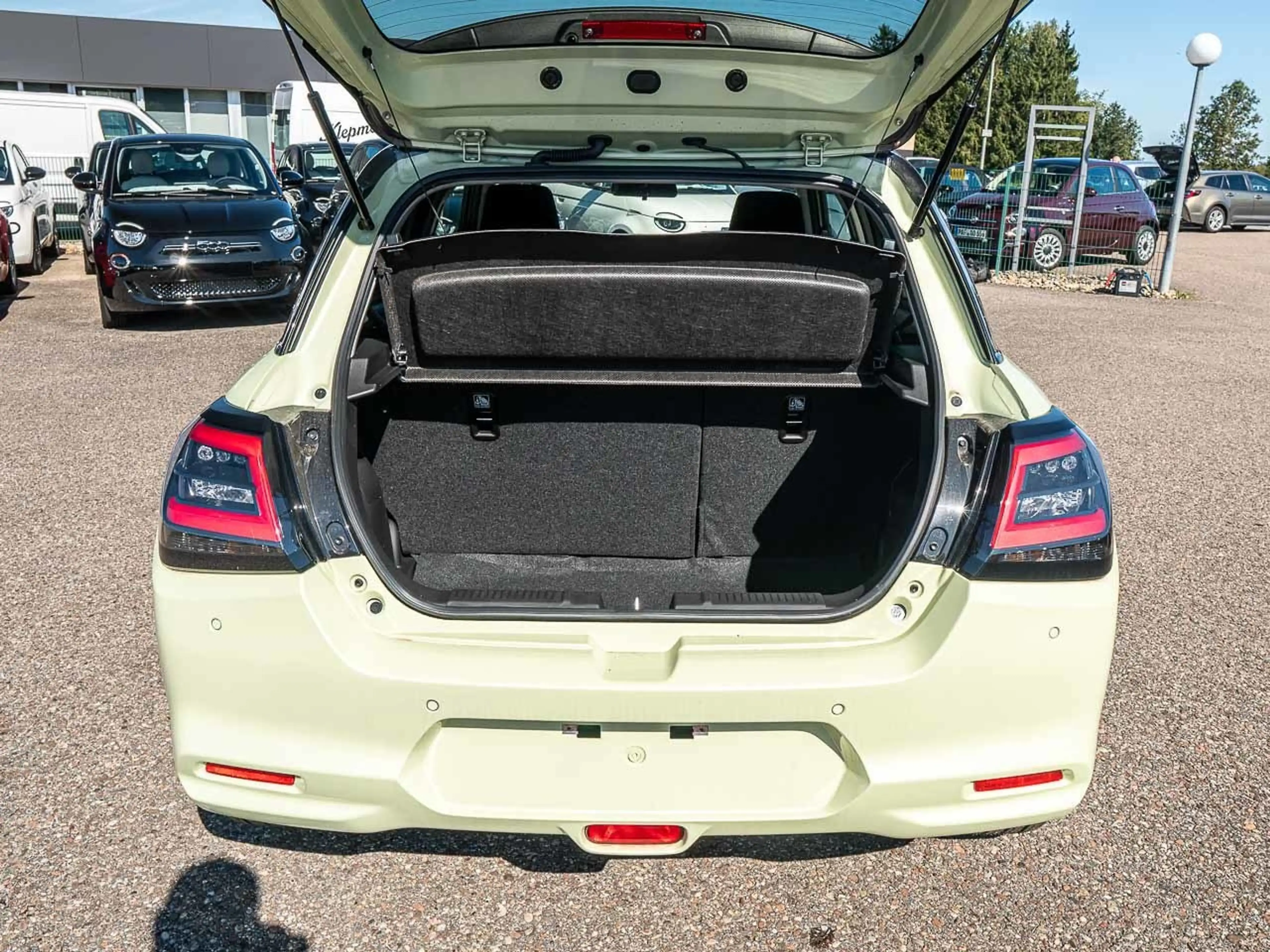 Suzuki Swift Comfort + CVT Hybrid — photo 9
