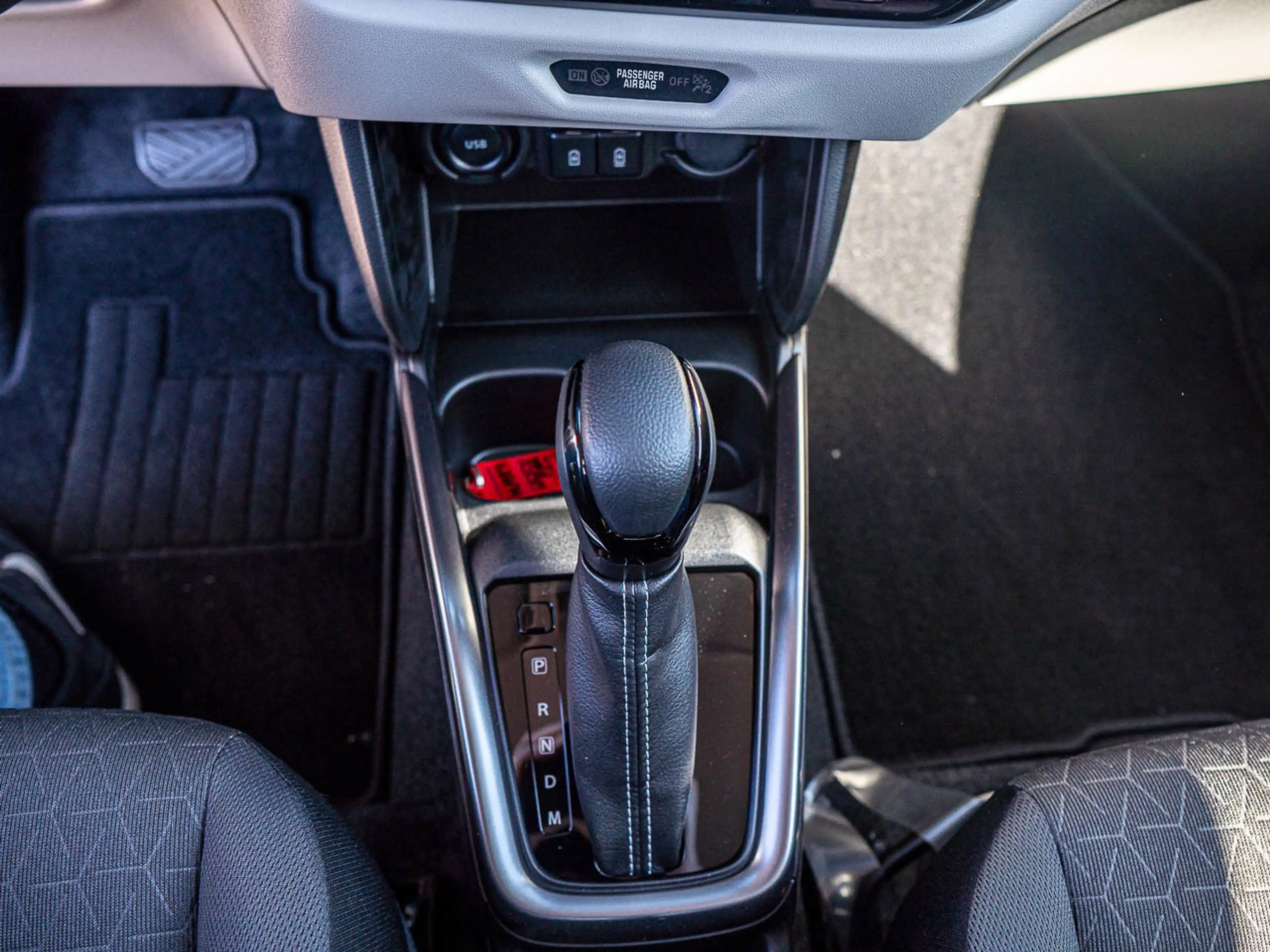Suzuki Swift Comfort + CVT Hybrid — photo 15