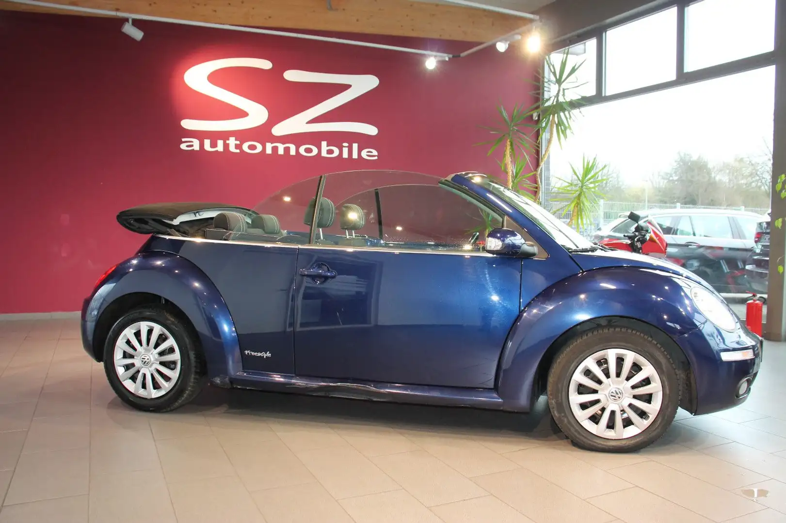 Volkswagen New Beetle Cabriolet Azul - 2