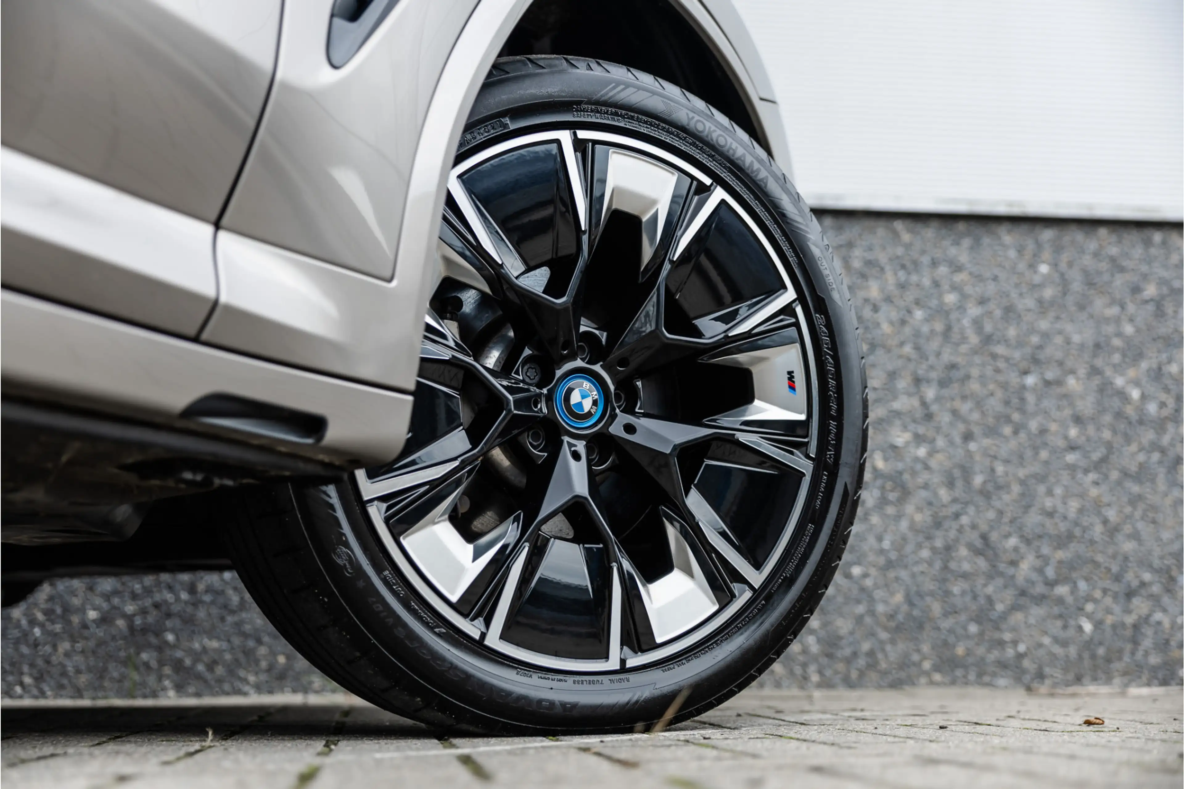 BMW iX3 High Executive 80 kWh — photo 35