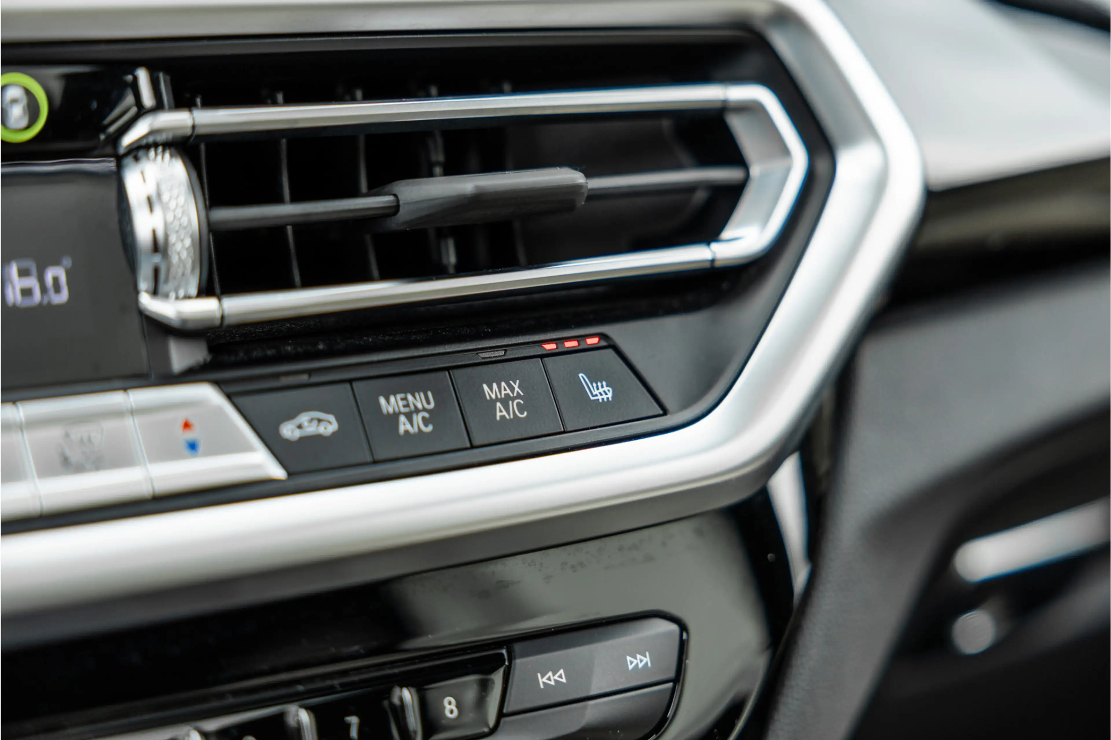BMW iX3 High Executive 80 kWh — photo 18