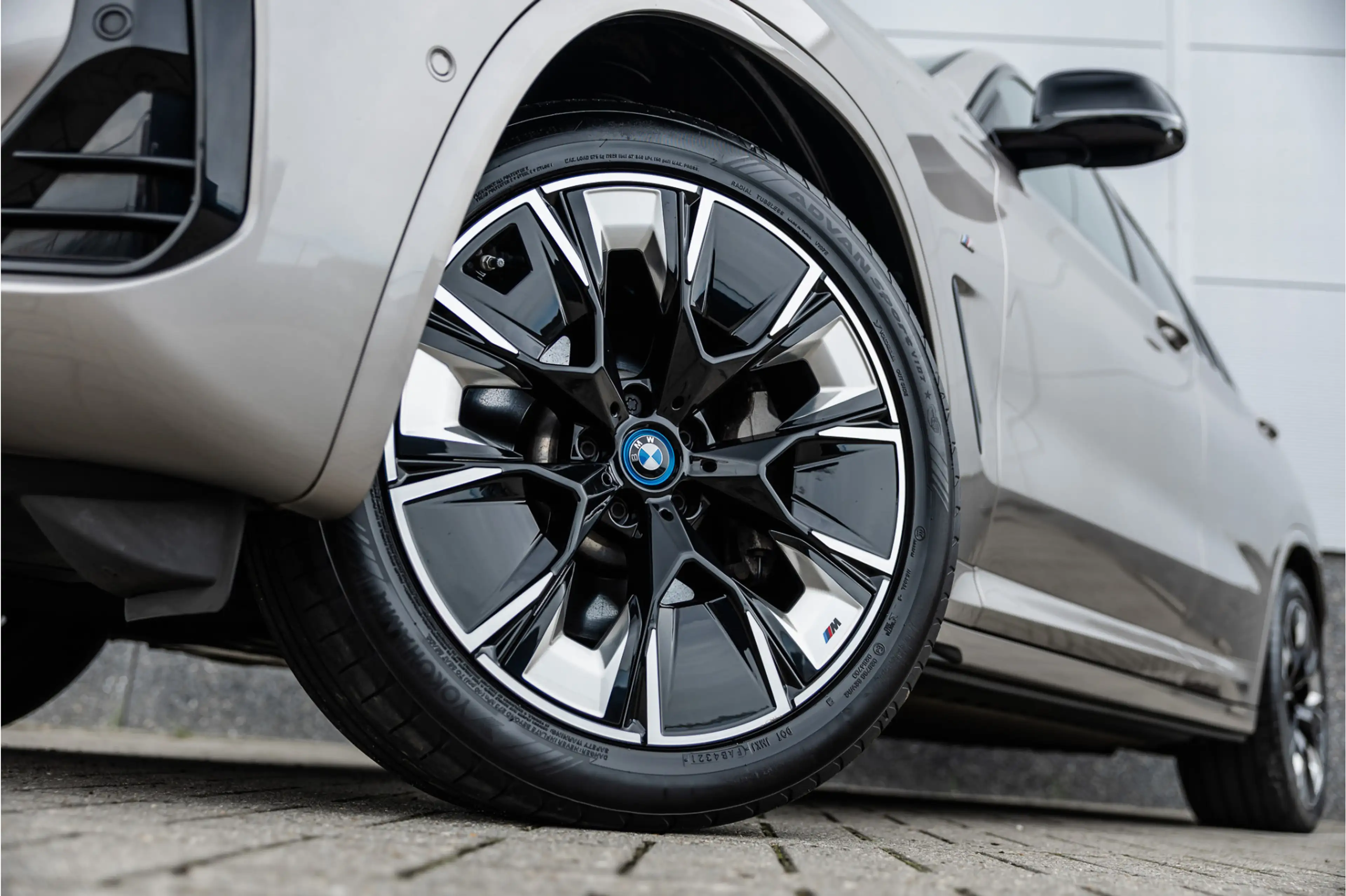 BMW iX3 High Executive 80 kWh — photo 28