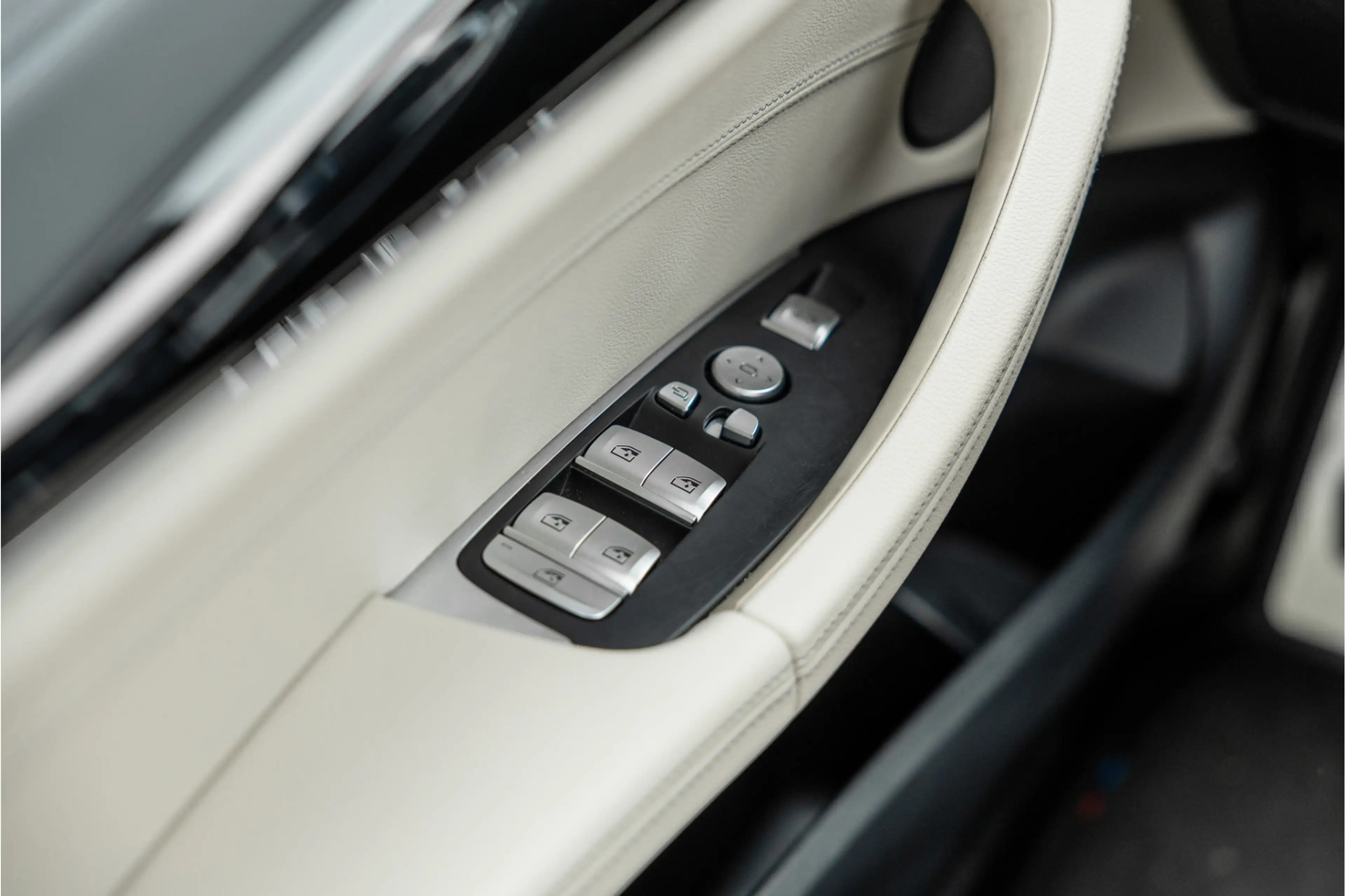 BMW iX3 High Executive 80 kWh — photo 47