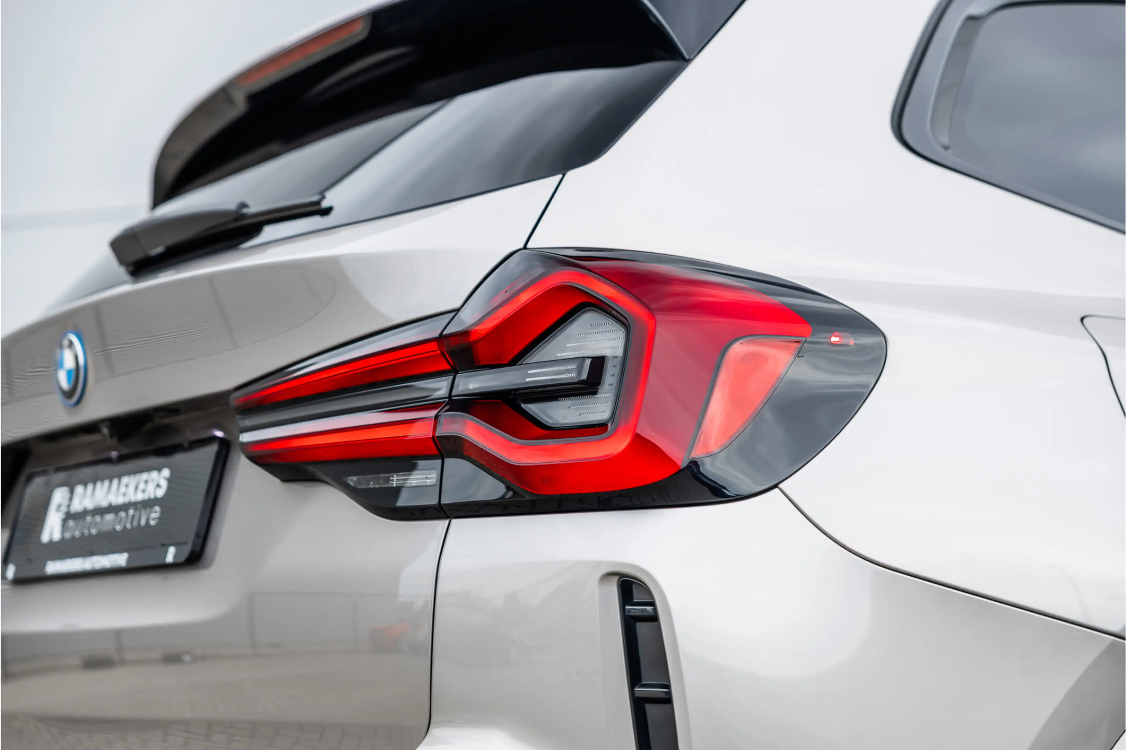 BMW iX3 High Executive 80 kWh — photo 39
