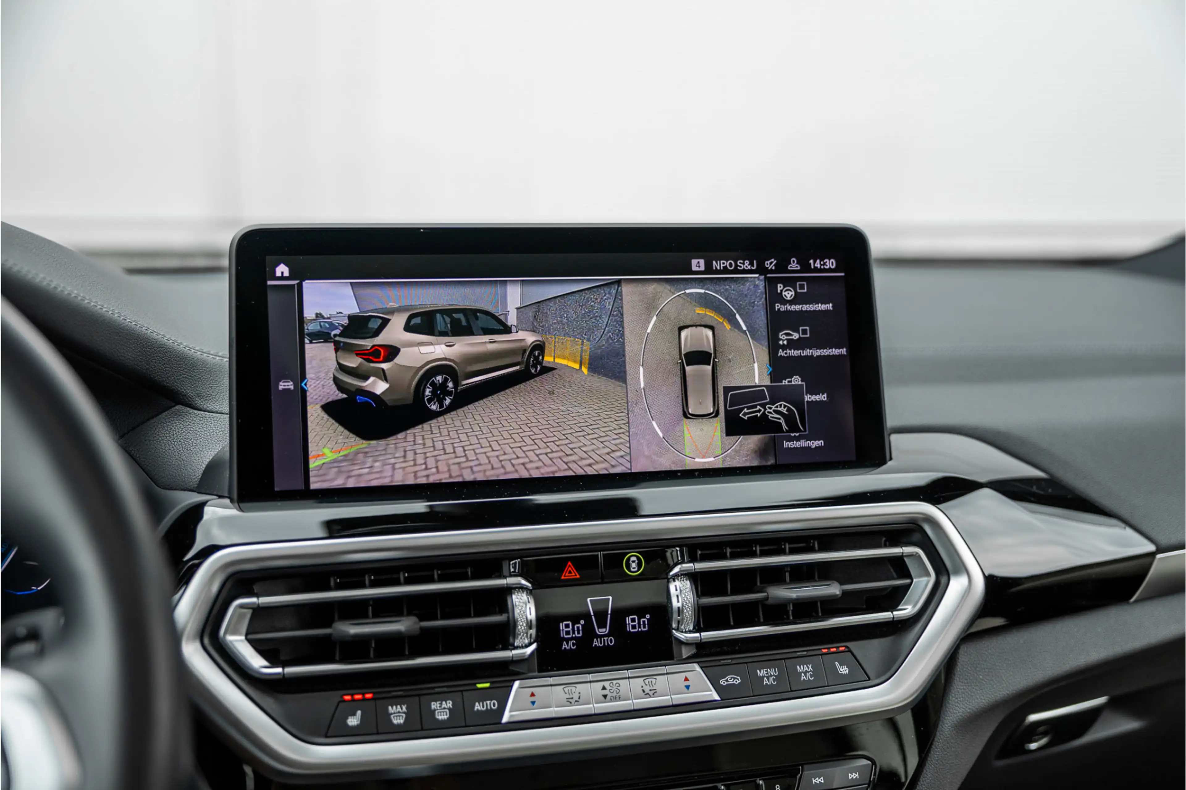BMW iX3 High Executive 80 kWh — photo 17