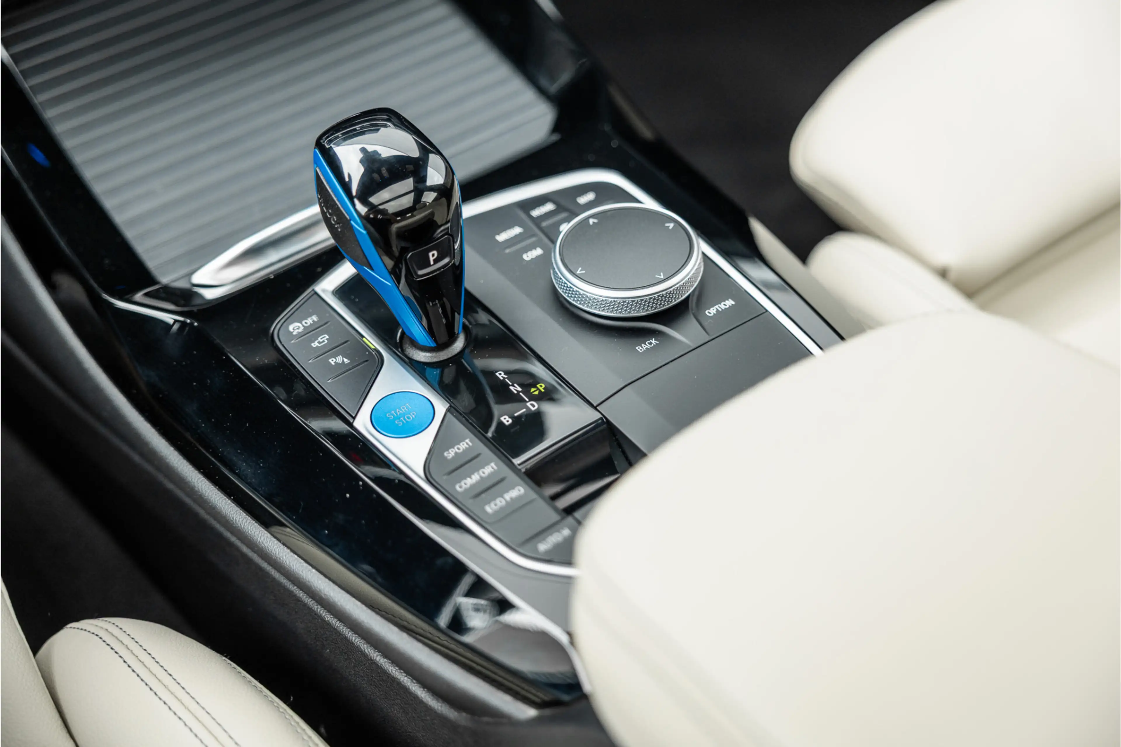 BMW iX3 High Executive 80 kWh — photo 14