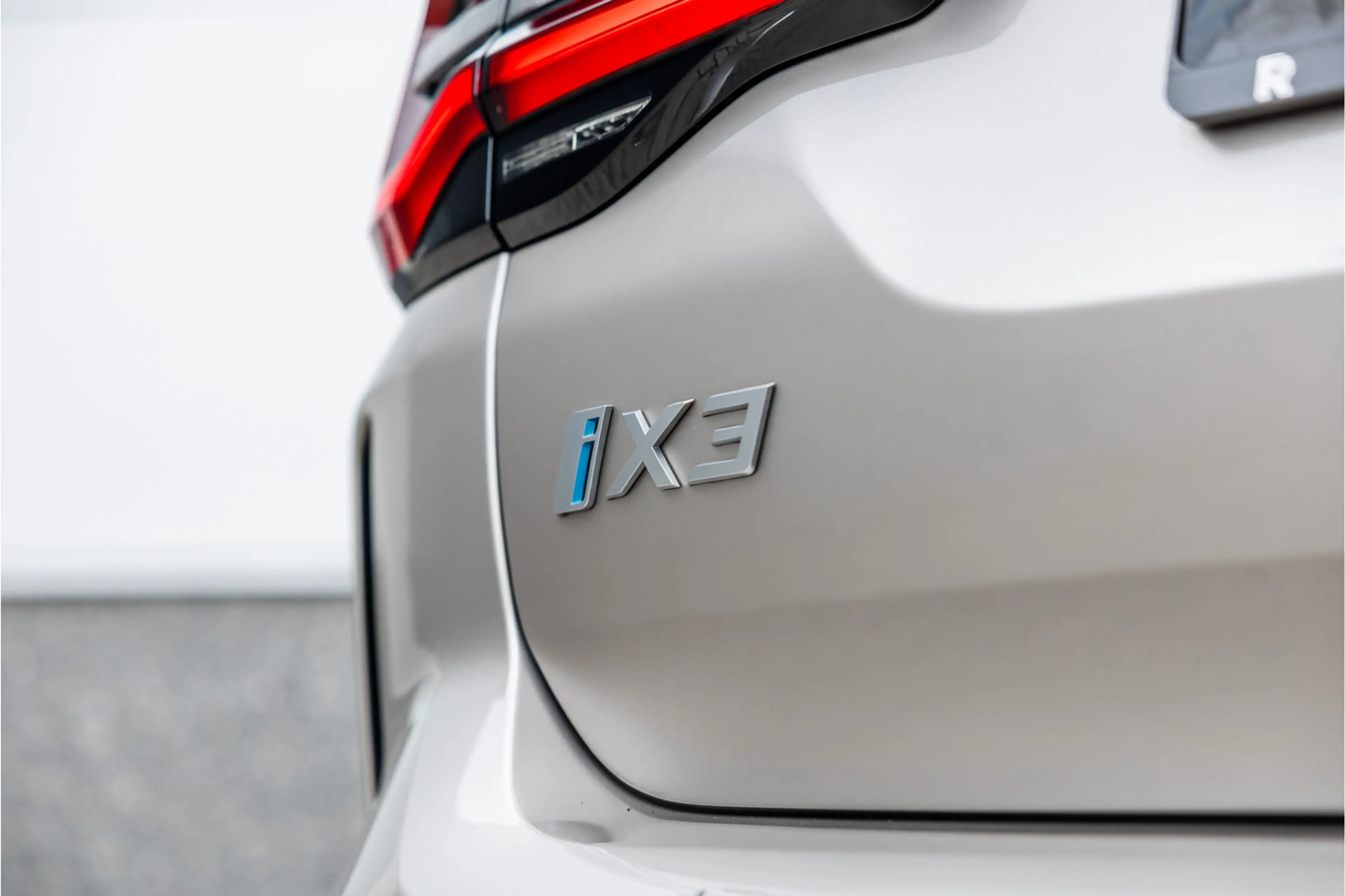 BMW iX3 High Executive 80 kWh — photo 37