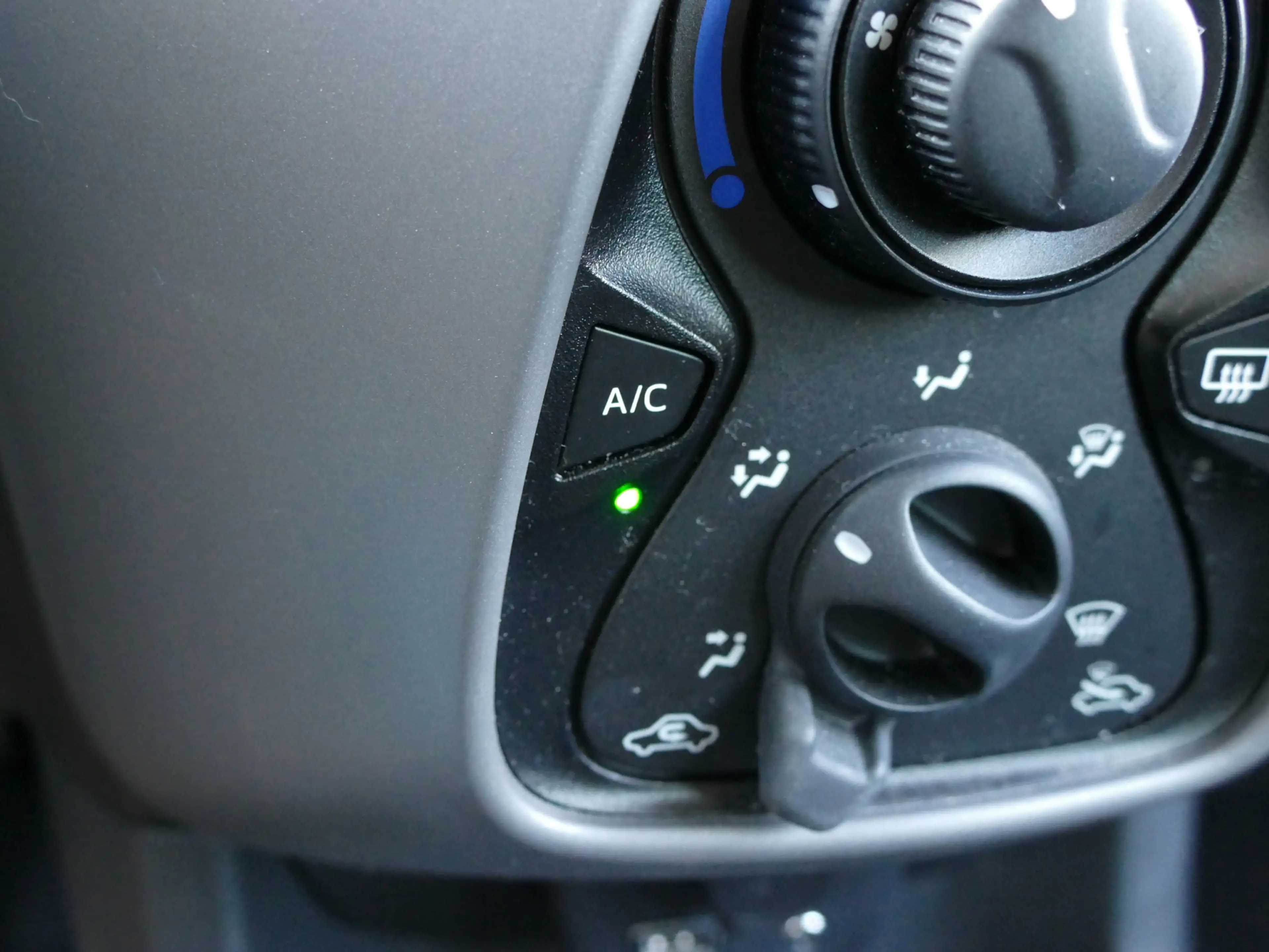 Peugeot 108 1.0 e-VTi Active | bluetooth | airco — photo 21