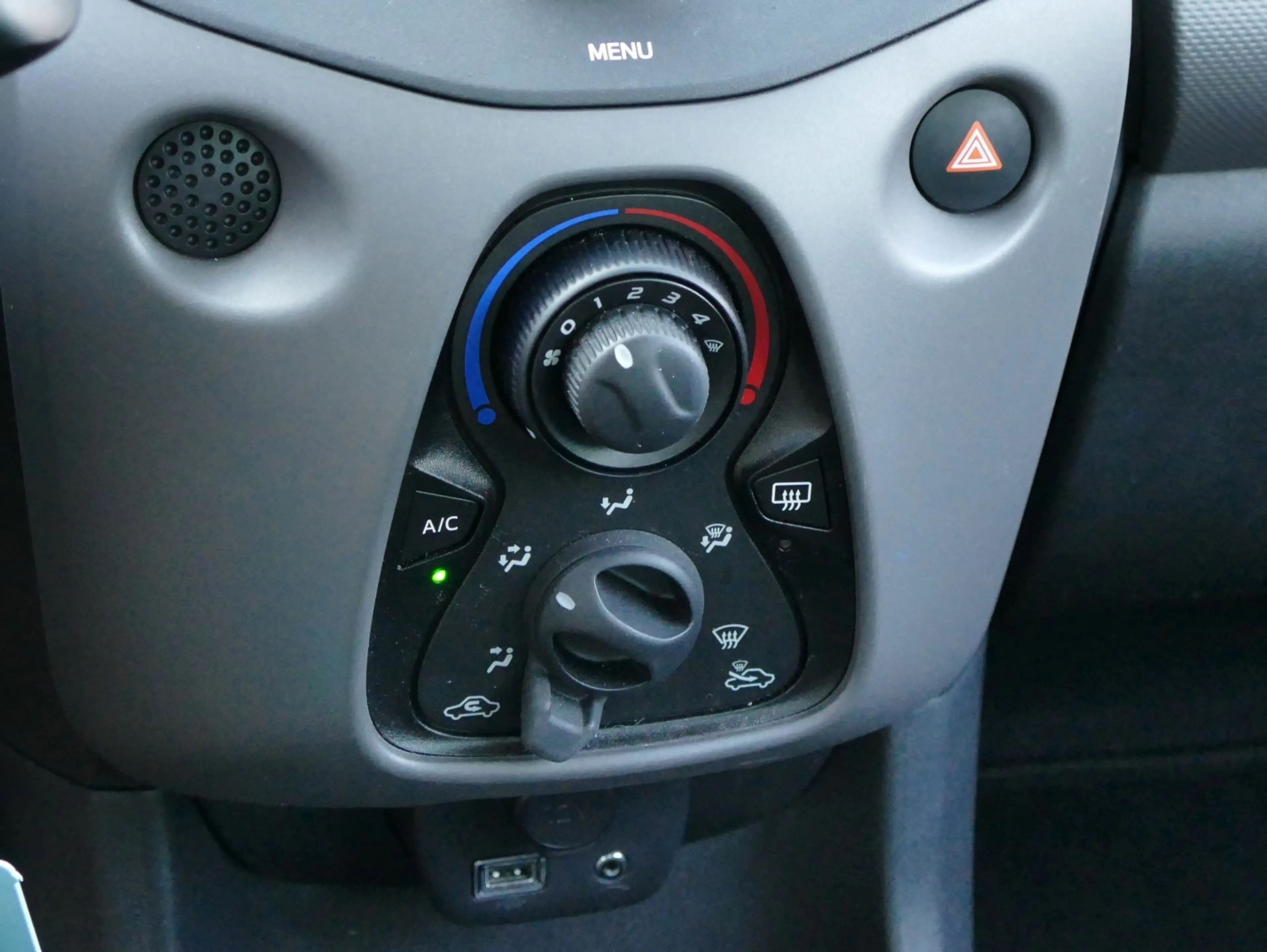 Peugeot 108 1.0 e-VTi Active | bluetooth | airco — photo 7