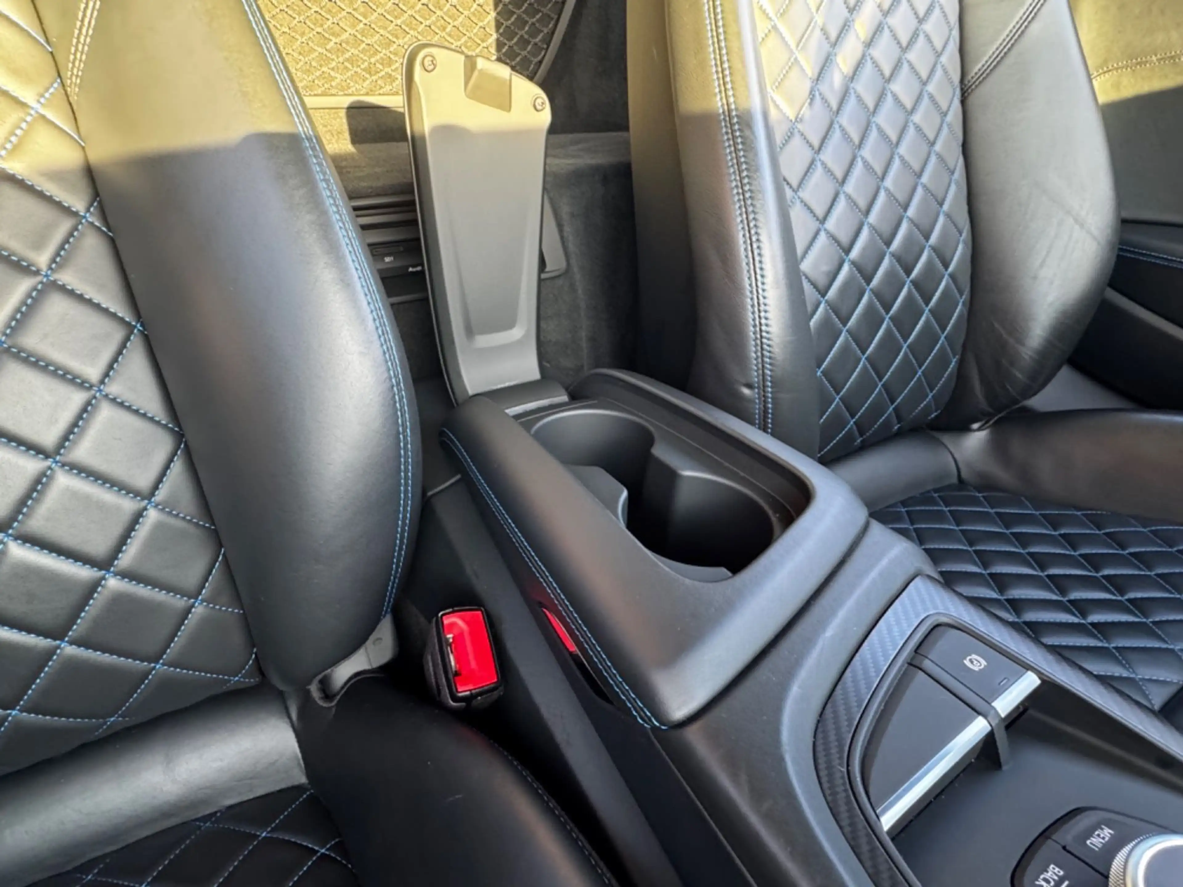 Audi R8 Coupe 5.2 FSI quattro plus *Carbon*B&O* — photo 37