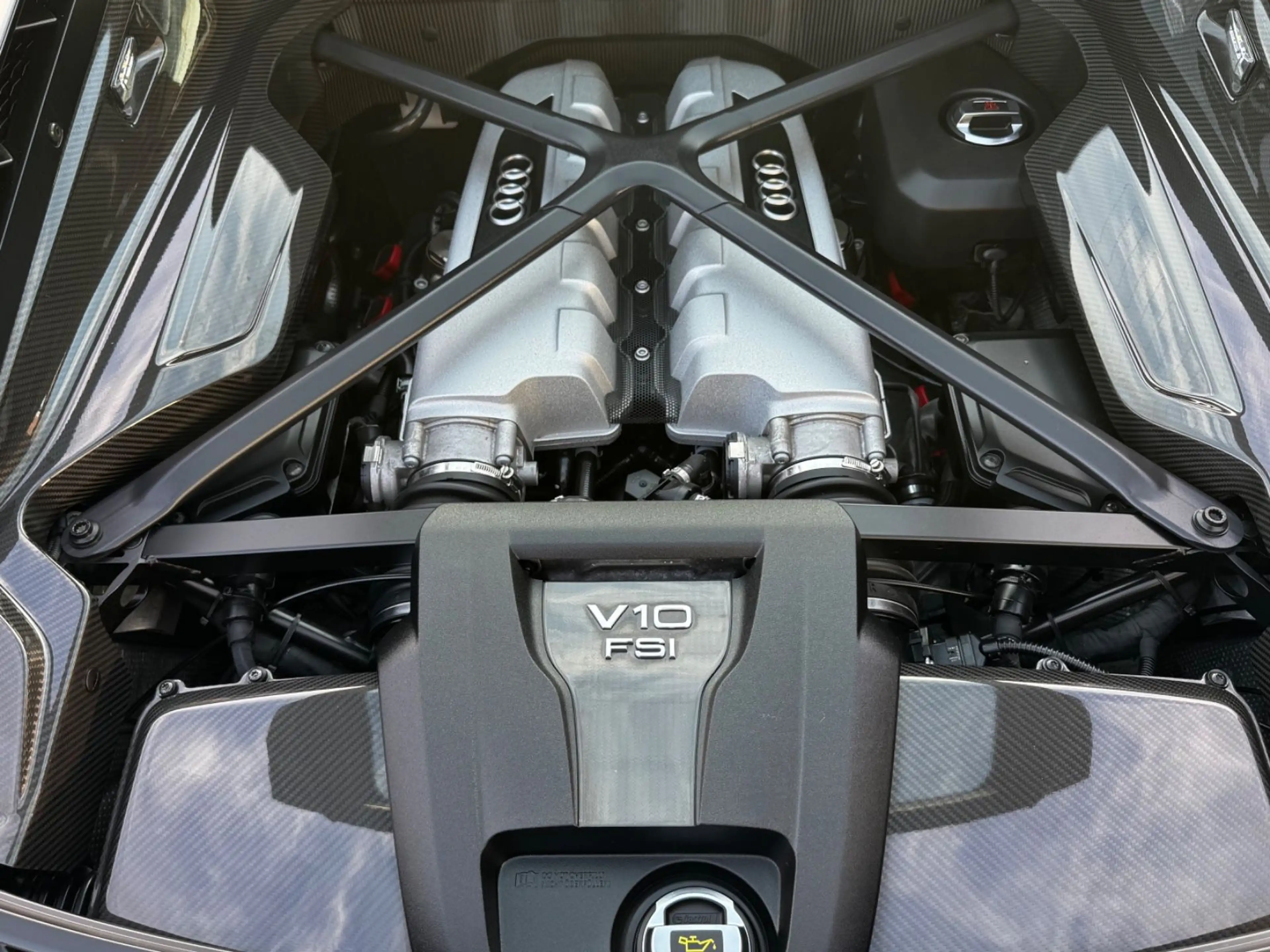 Audi R8 Coupe 5.2 FSI quattro plus *Carbon*B&O* — photo 11