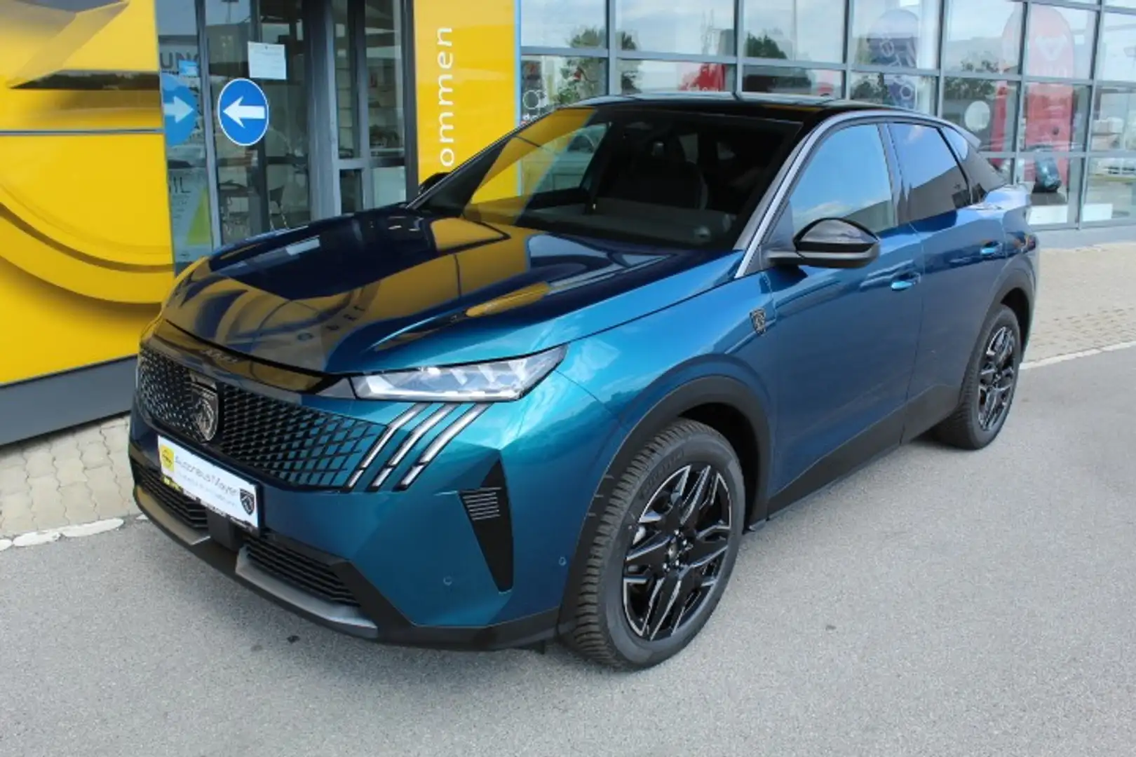 Peugeot 3008 Hybrid 145 e-DCS6 GT Blau - 1