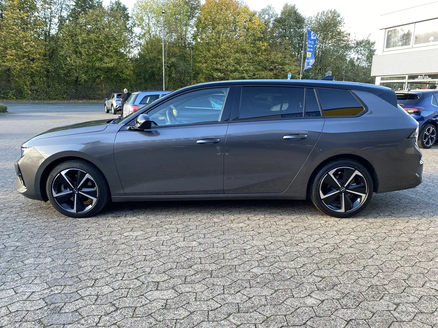 Opel Astra GS ST AT8/NAVI/SHZ+LHZ/PDC VO+HI+360CAM Grau - 2