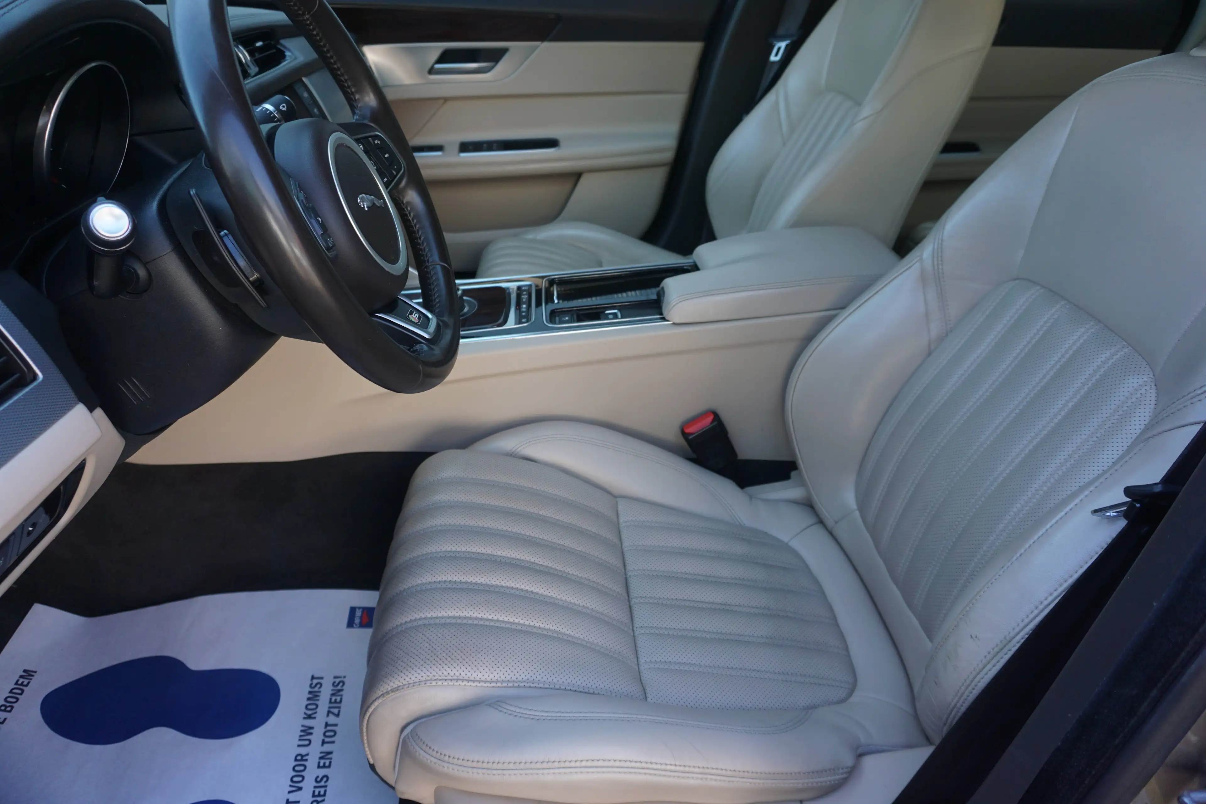 Jaguar XF XF 2.0 D S Aut-Navi-Leder-Airco-PDC-Cam-Garantie — photo 7