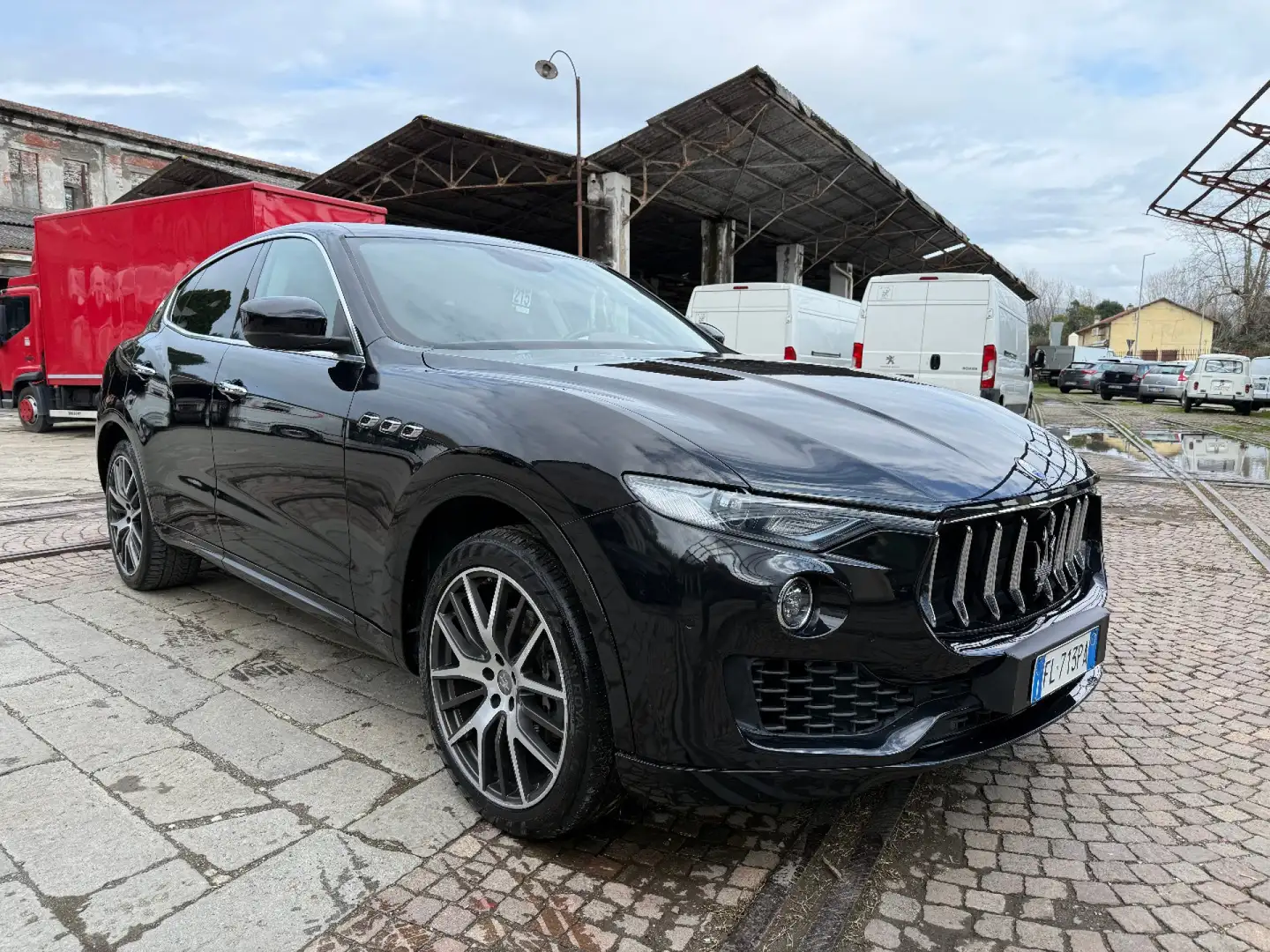 Maserati Levante V6 Diesel 275 CV AWD Nero - 2