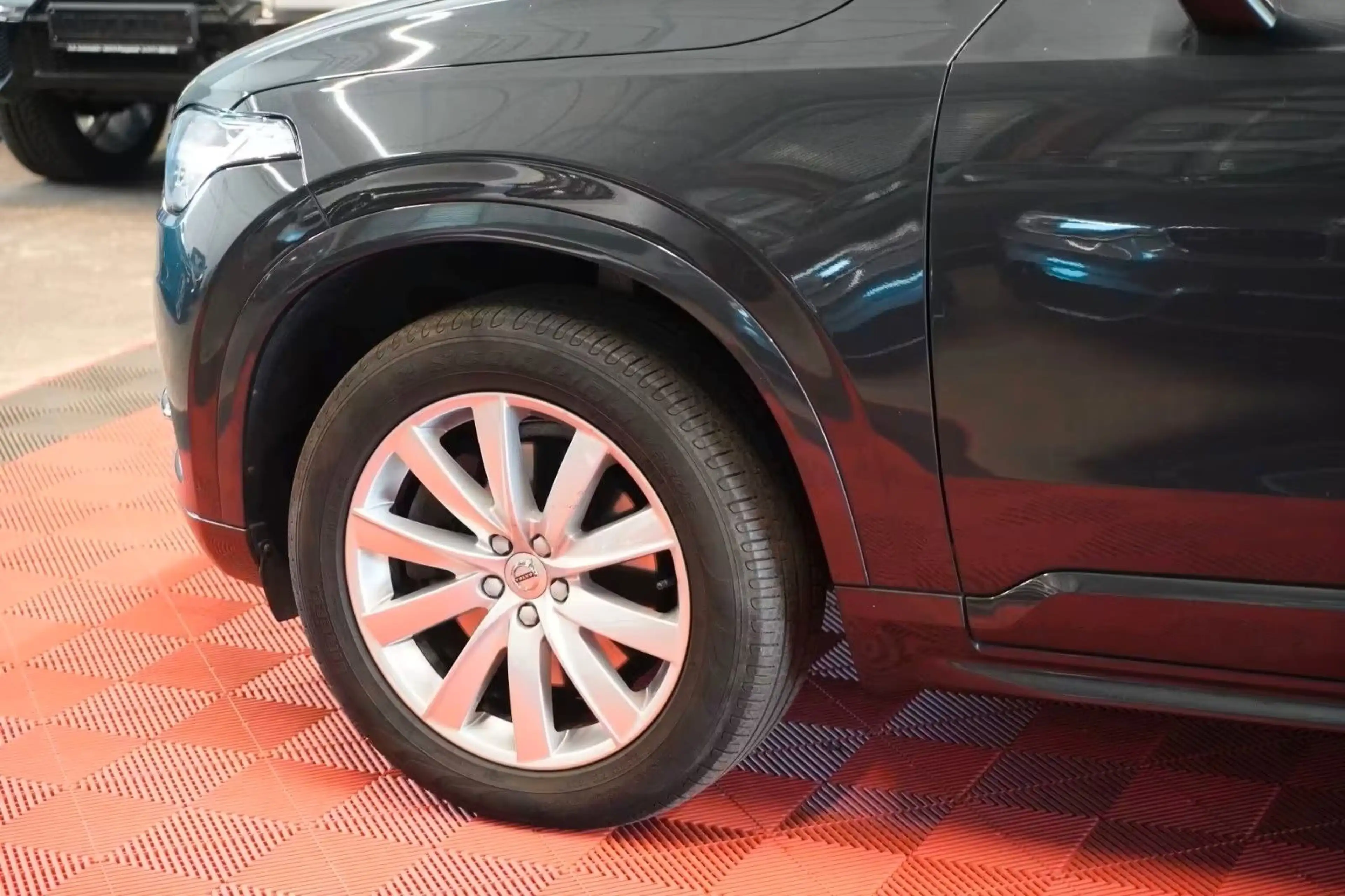 Volvo XC90 D5 Momentum AWD 7Sitzer*Unfallfrei*Garantie — photo 11