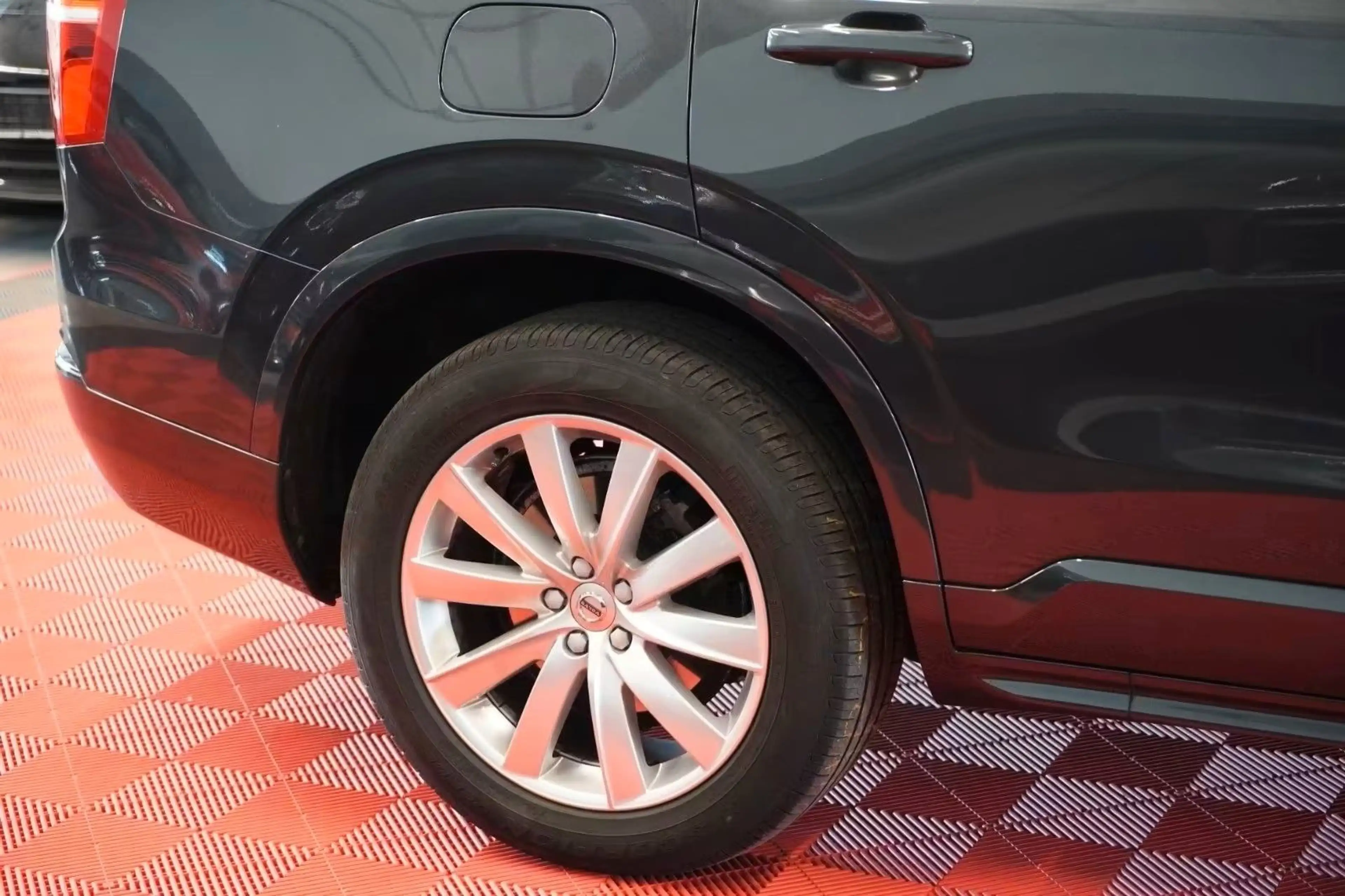 Volvo XC90 D5 Momentum AWD 7Sitzer*Unfallfrei*Garantie — photo 6