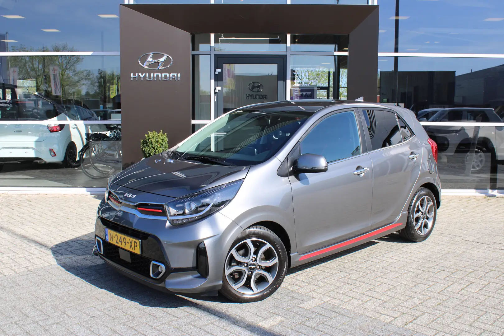 Kia Picanto 1.0 DPi GT-Line | Lederen bekleding | Handgeschake Grigio - 1