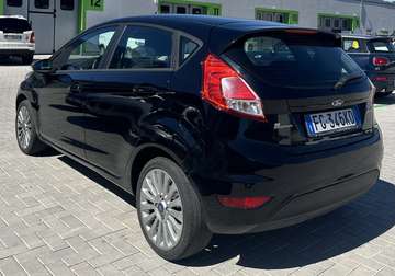 5p 1.5 tdci Black&White 75cv E6